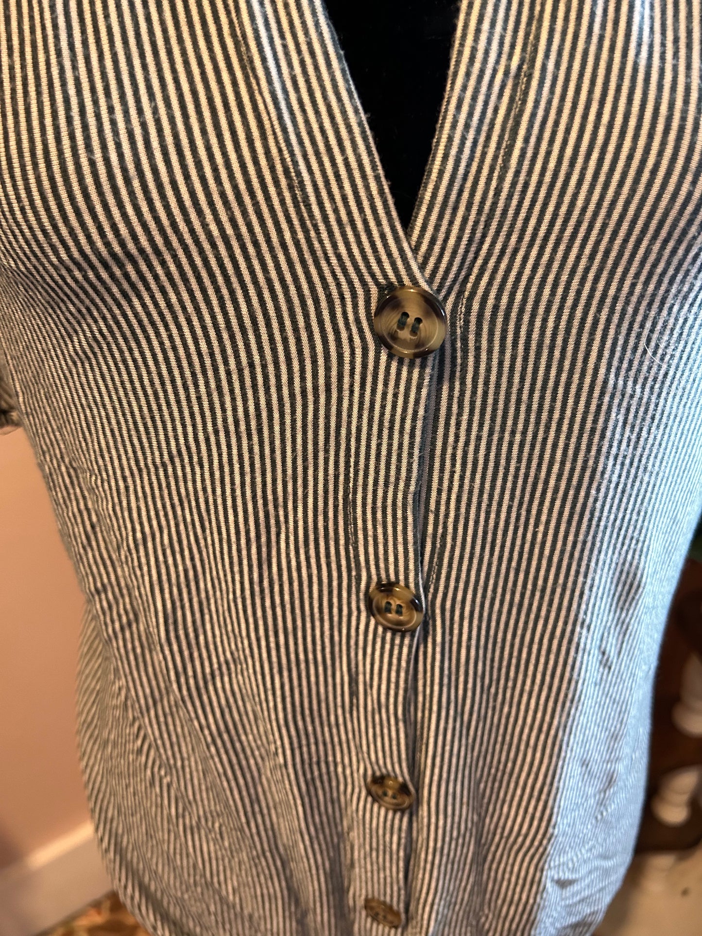 Kim & cami small green striped button down blouse