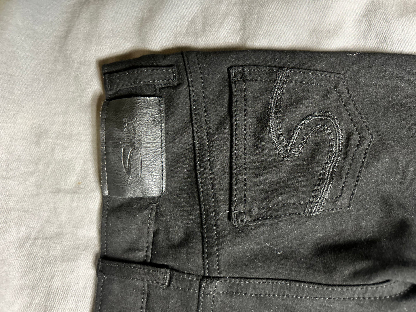 Silver jeans 4 black jeggings