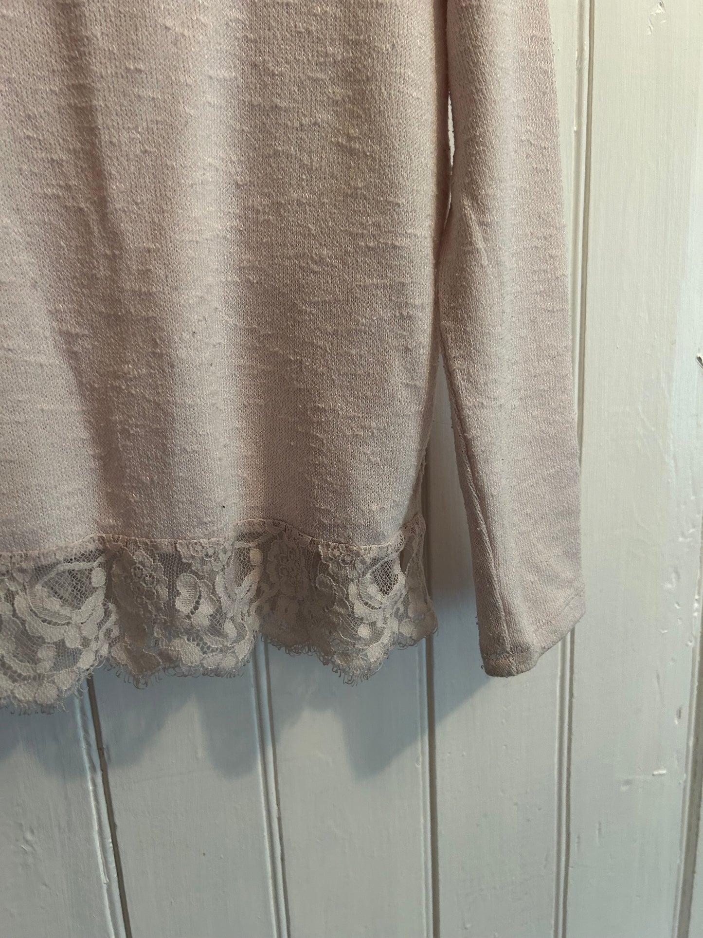 H&M youth 4/6 off white lace hem top