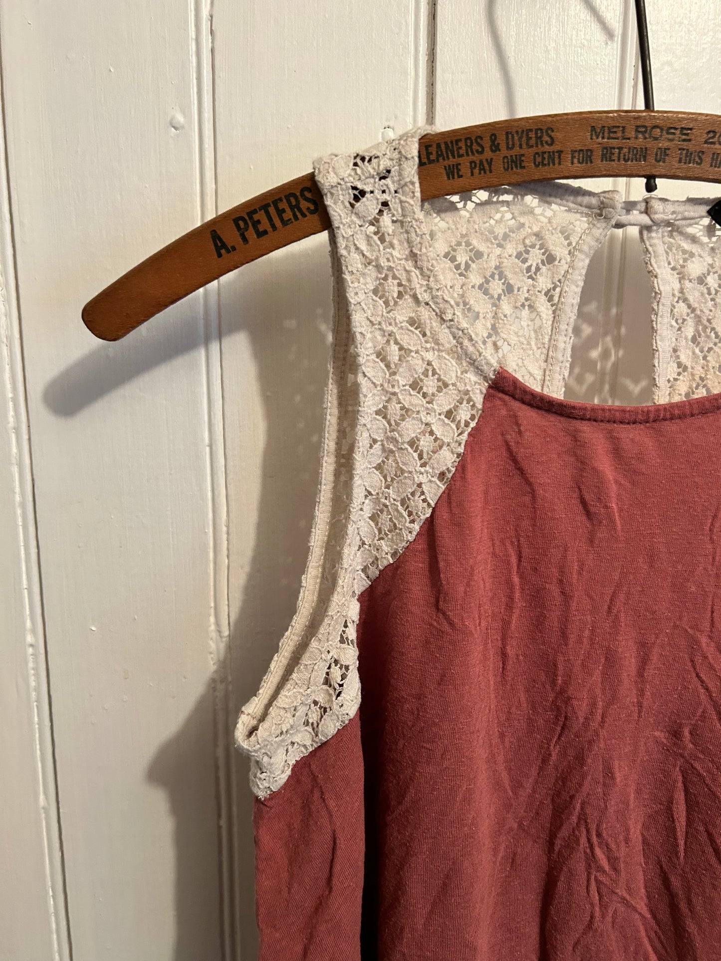 Forever 21 small pink lace tank top