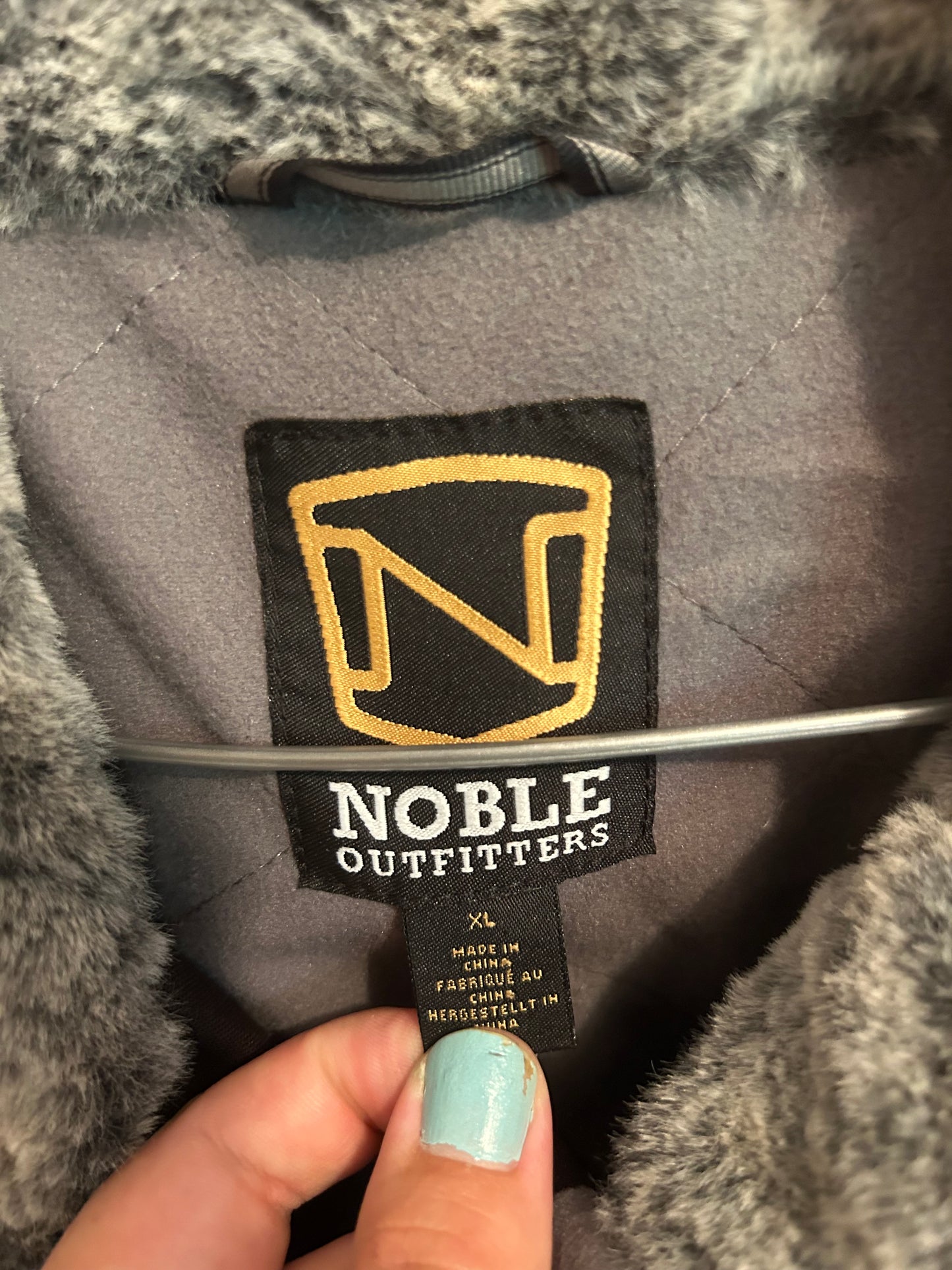 Noble xl black vest