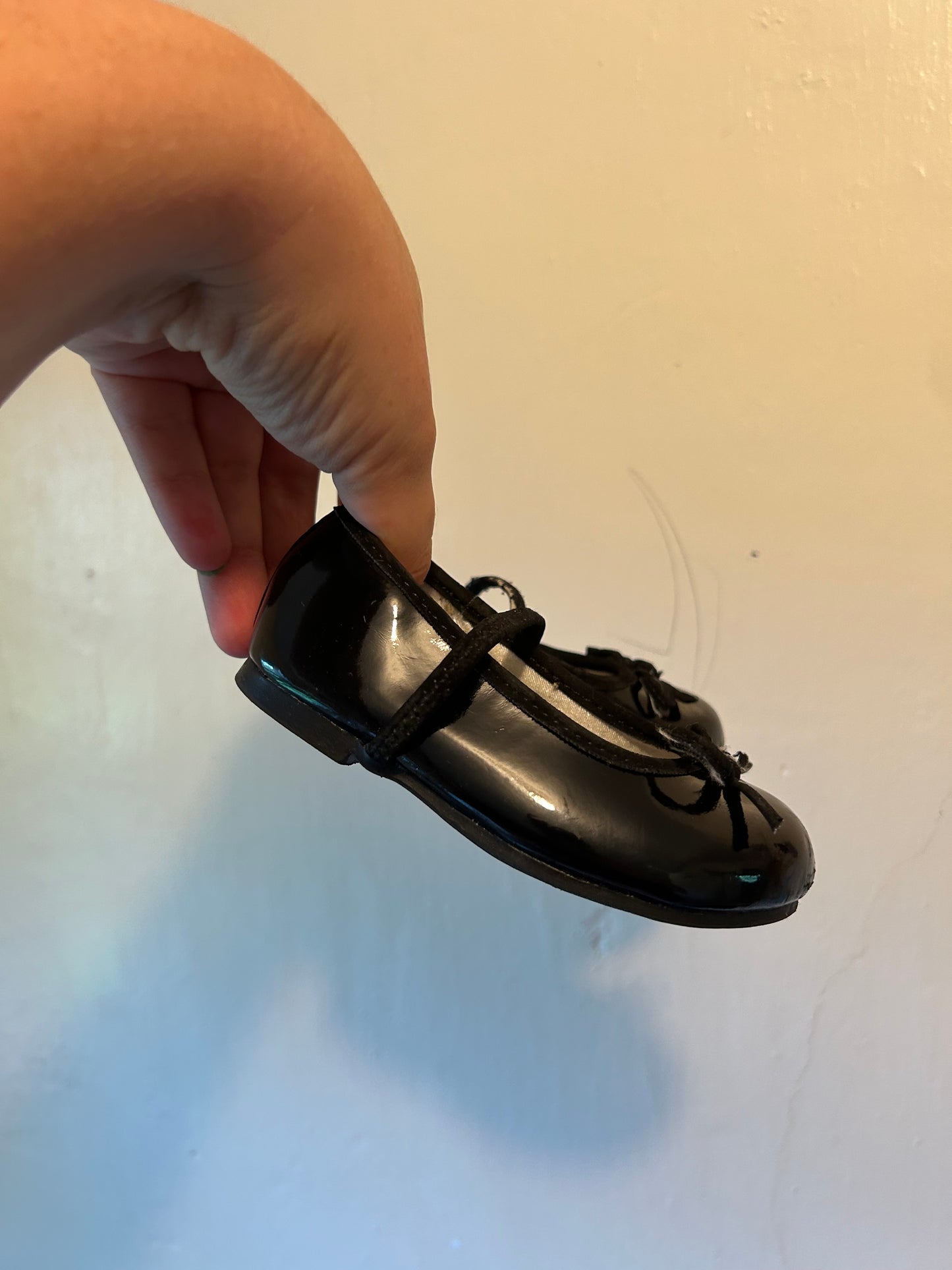 Falls creek infant 5 black flats