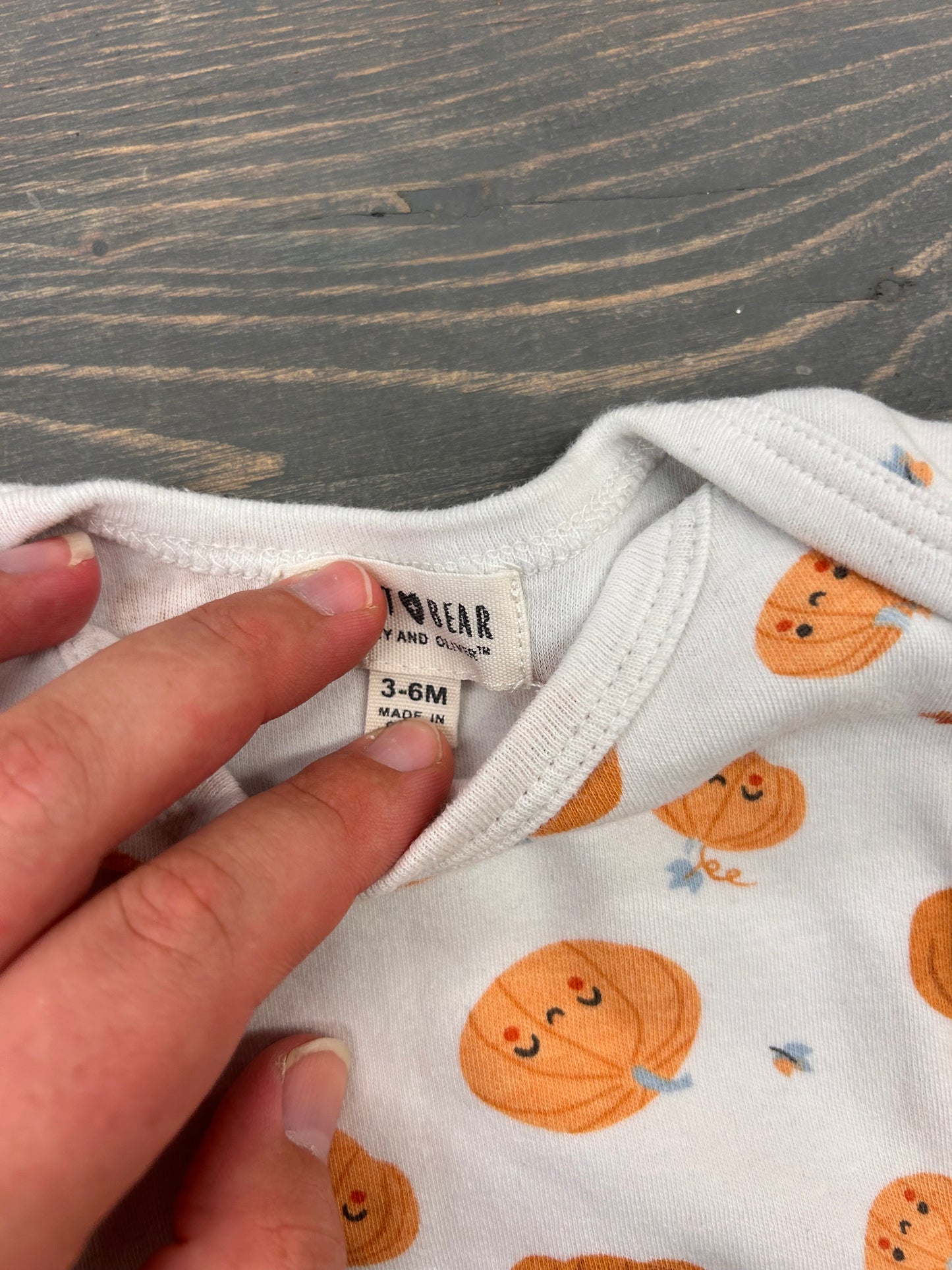 Rabbit & bear 3/6m pumpkin onesie