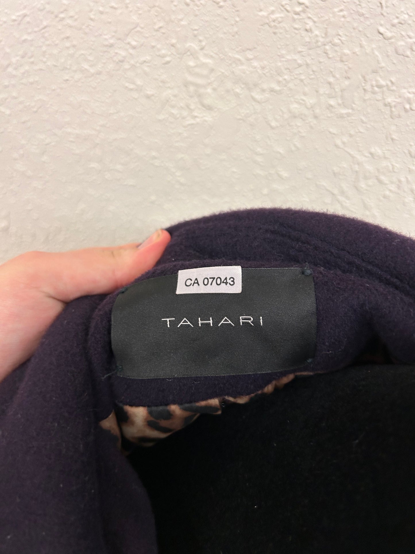 Tahari 8 purple felt button up jacket