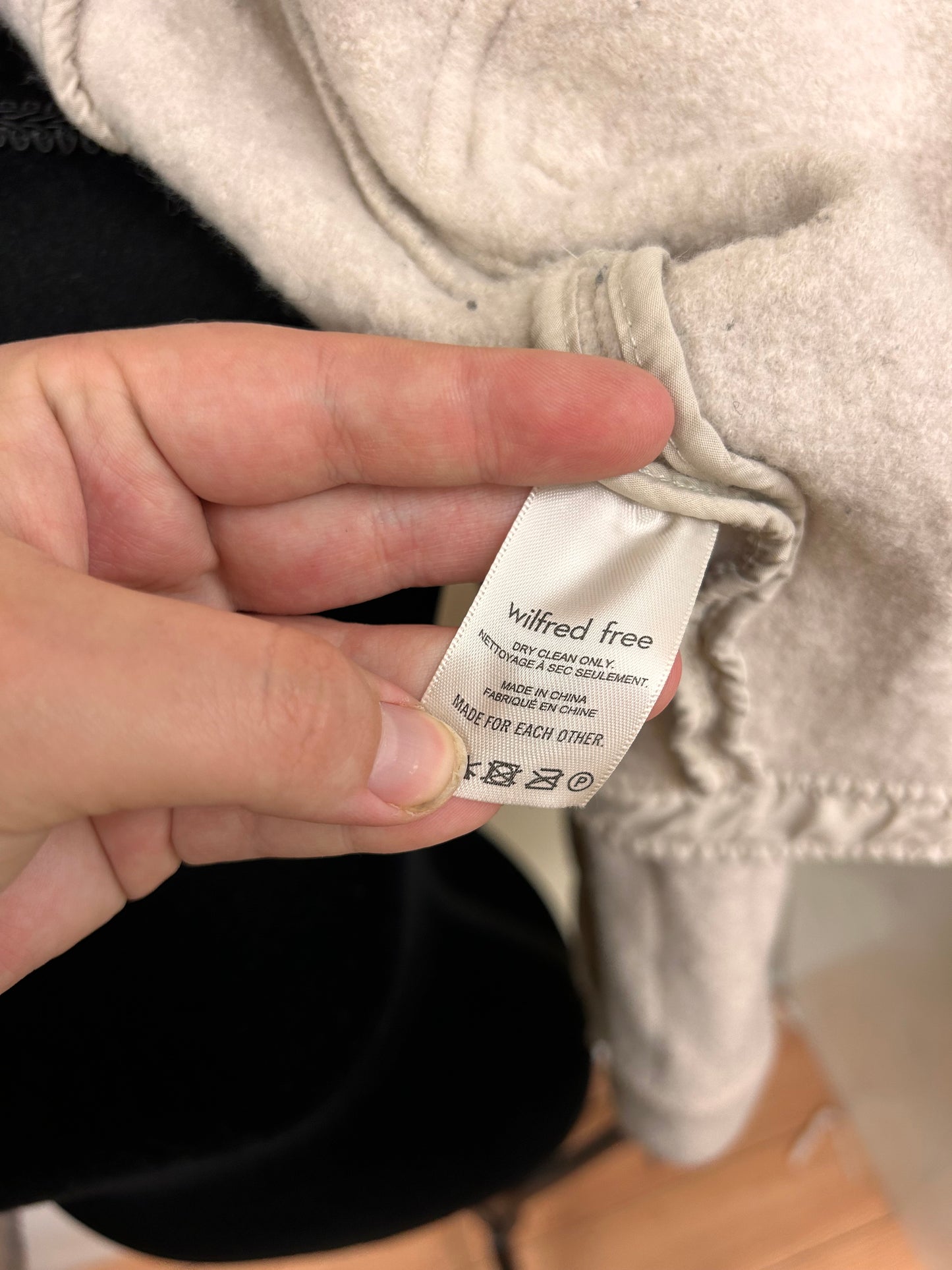 Wilfred free for Aritzia large tan cropped Shacket