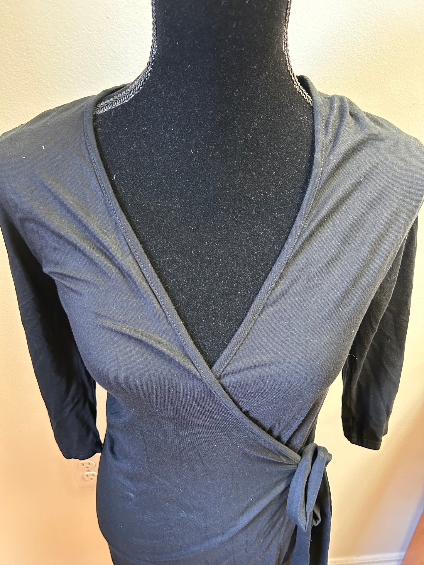 Guru medium black midi wrap dress