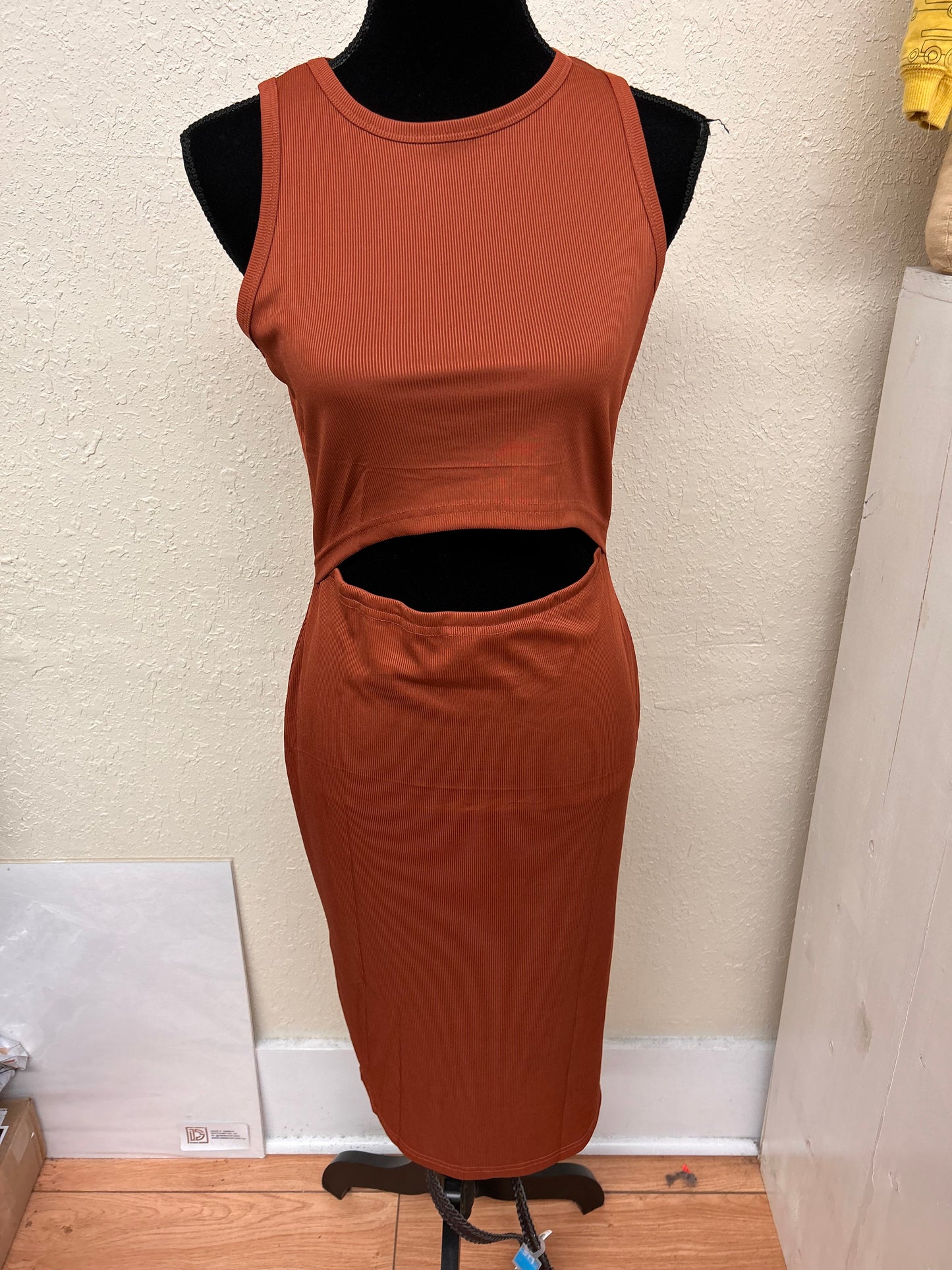 NEW wneedu large burnt orange bodycon dress with stomach cutout