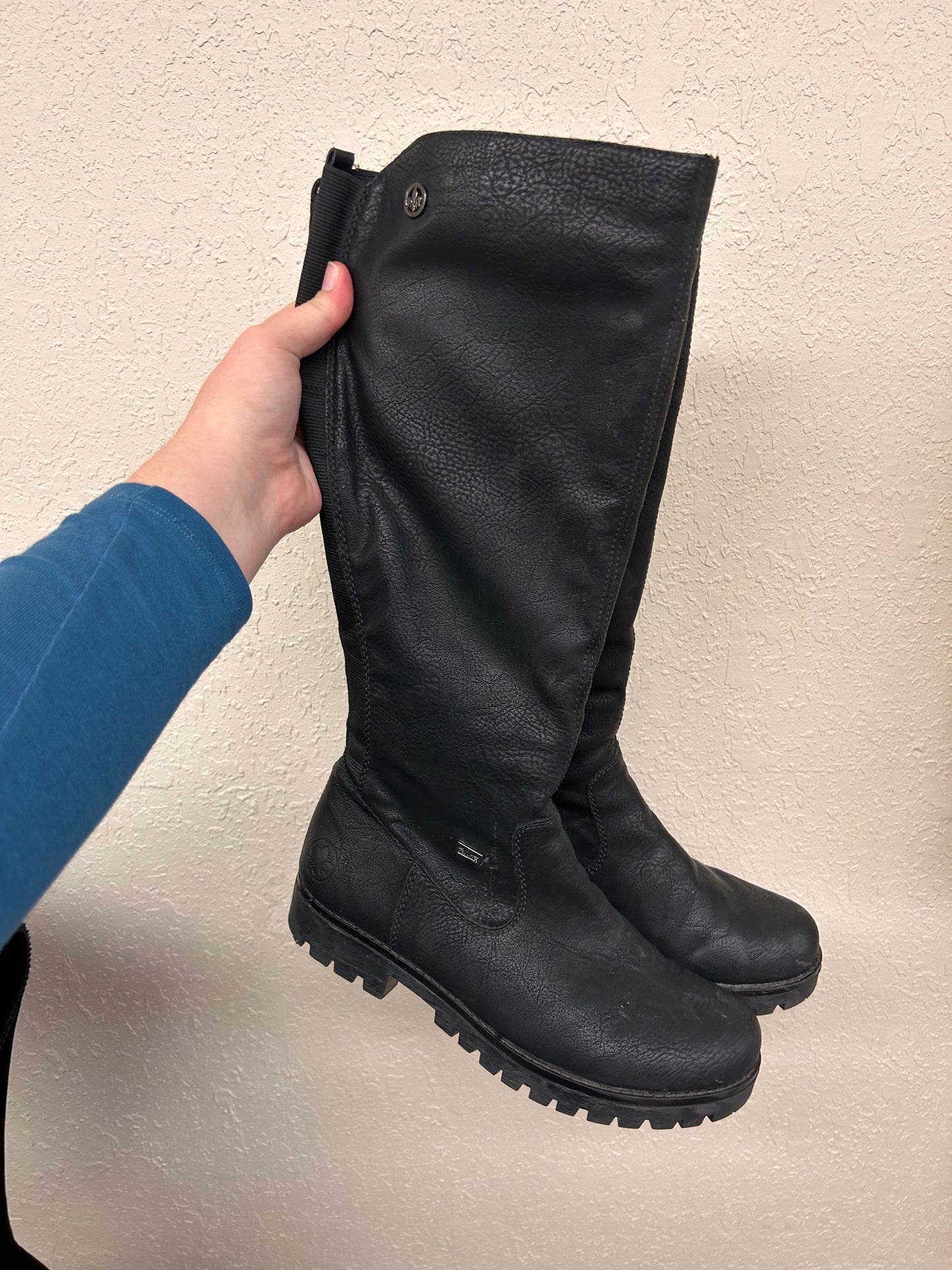 Rieker 40 eu 9.5/10 us black tall calf boots