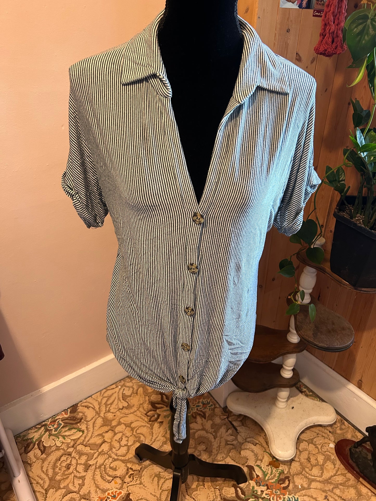 Kim & cami small green striped button down blouse