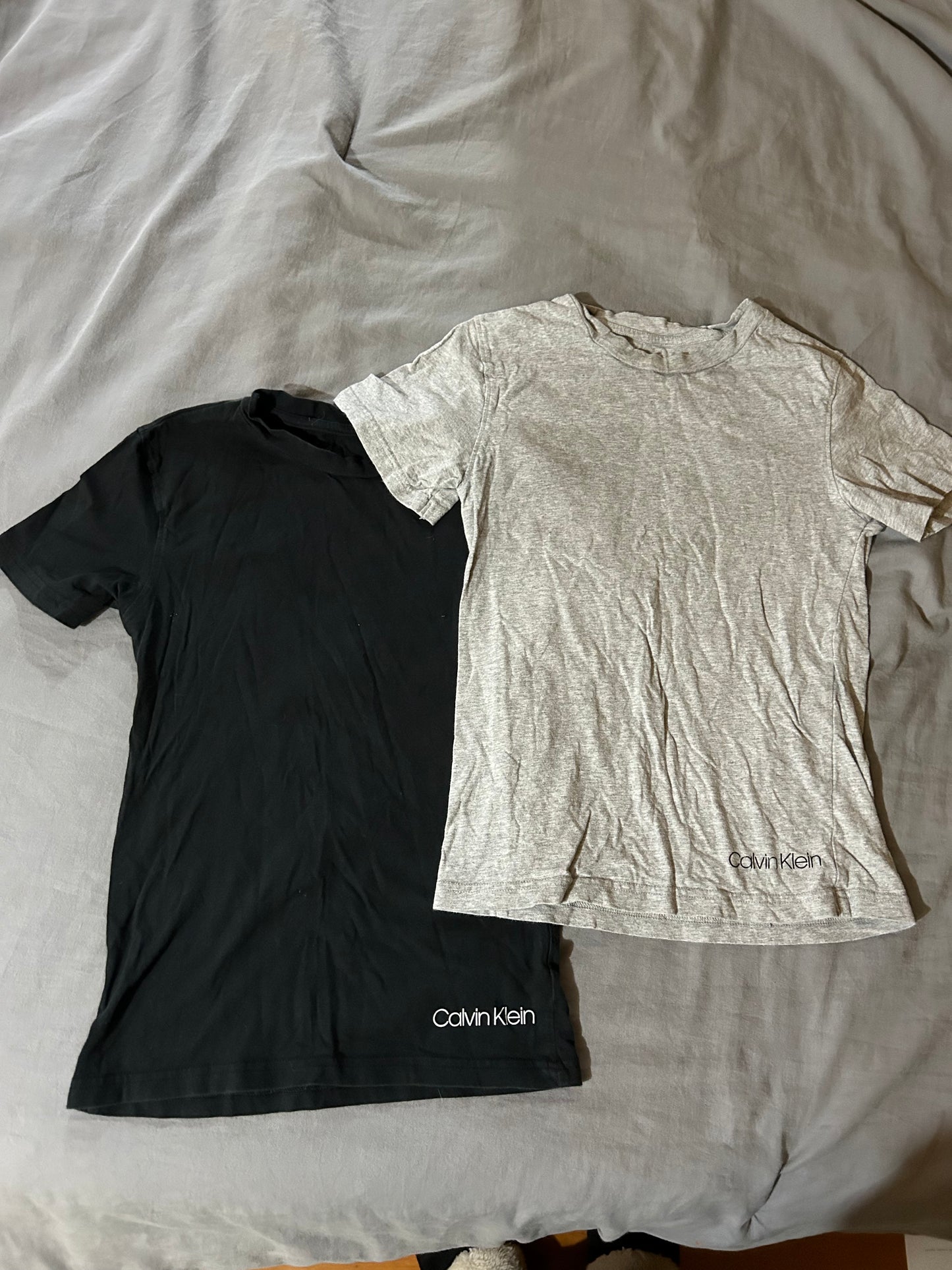 Calvin Klein boys 7/8 black & grey Tshirts