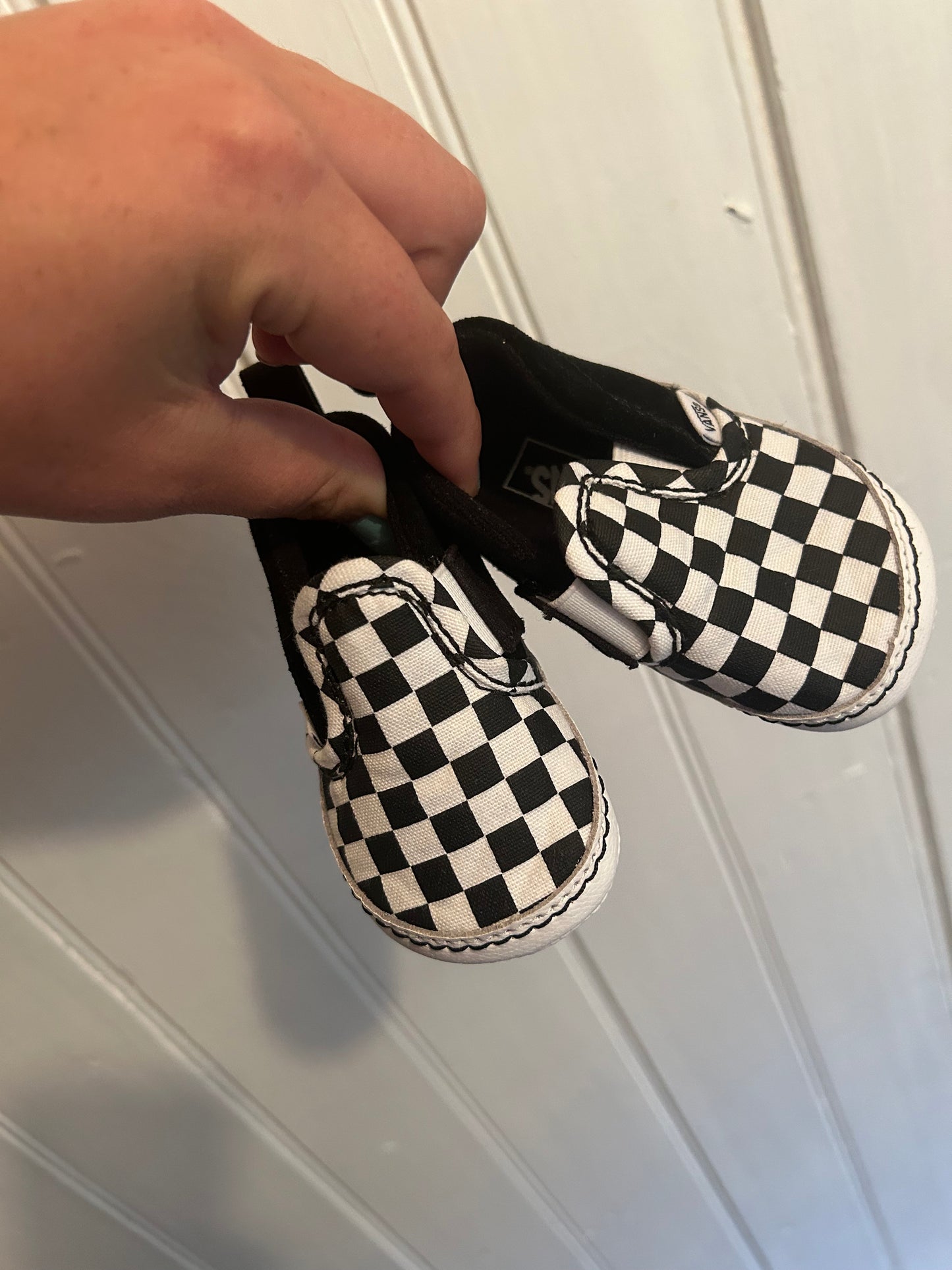 Vans infant 2 black checkered crib shoes