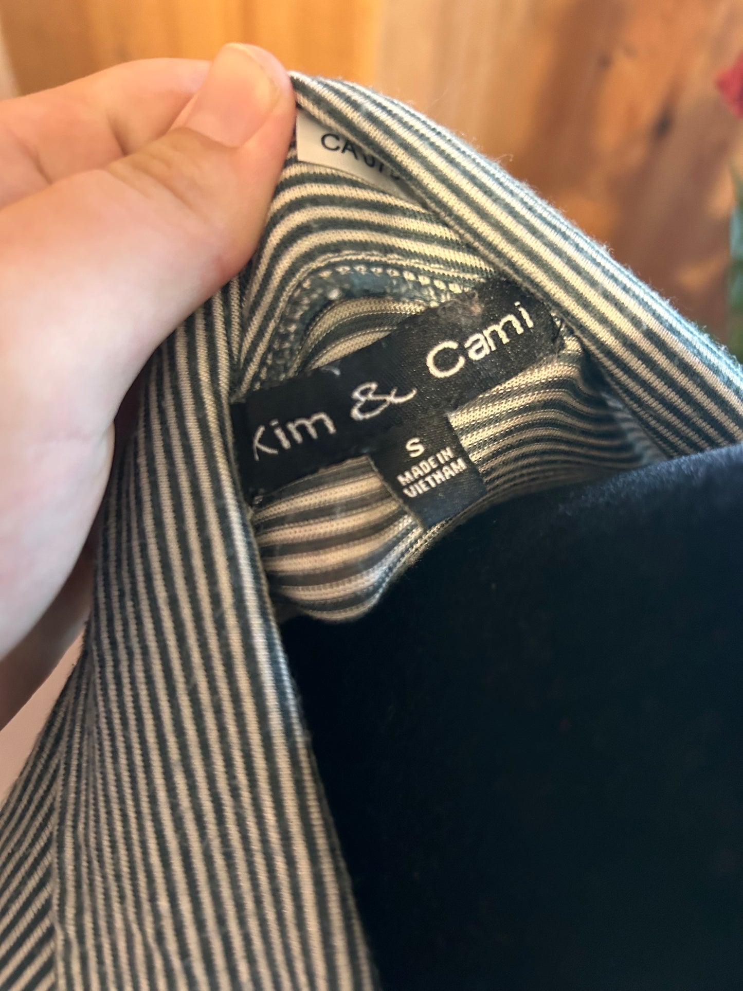 Kim & cami small green striped button down blouse