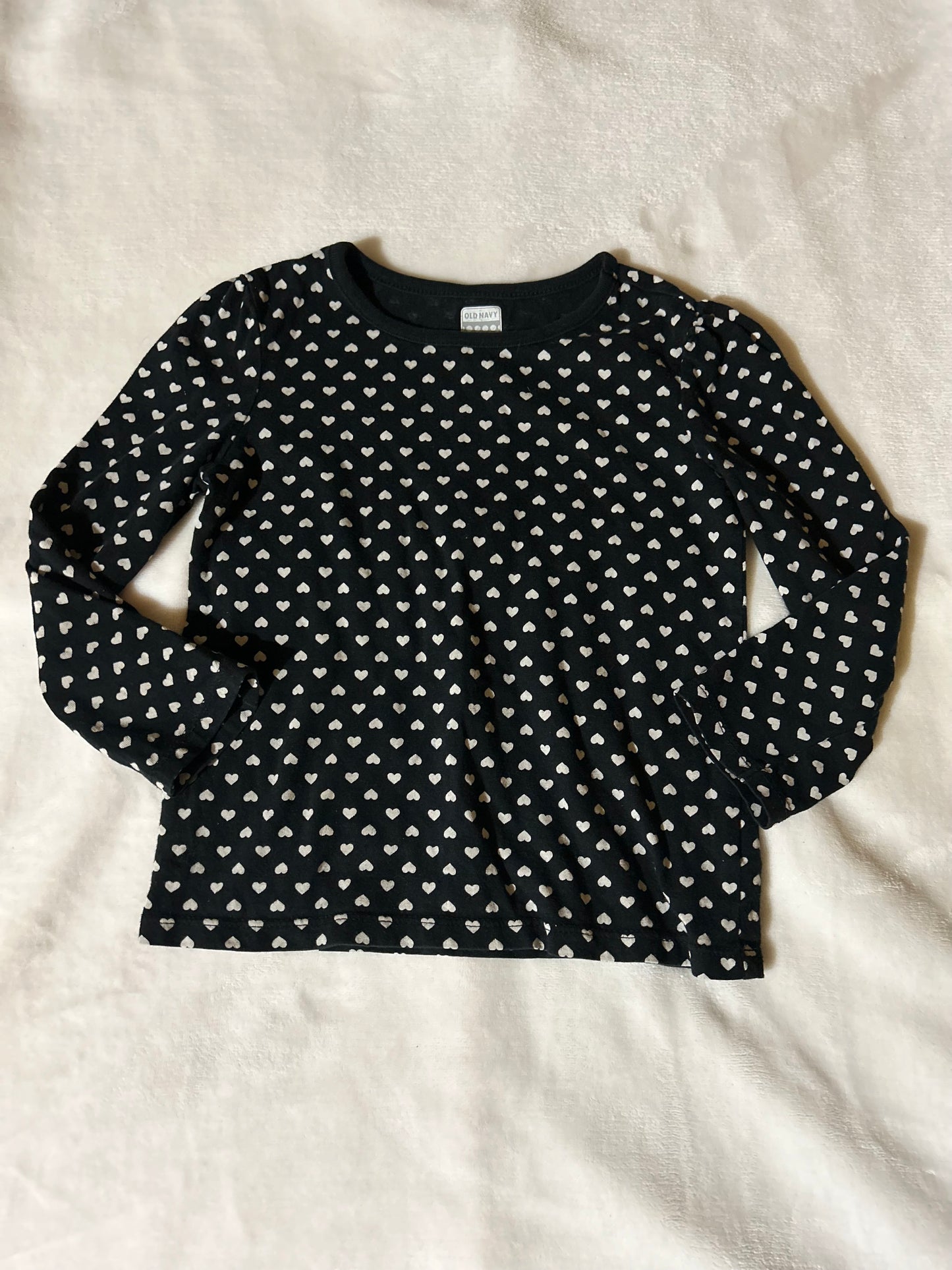 Old navy 3t black heart long sleeve shirt