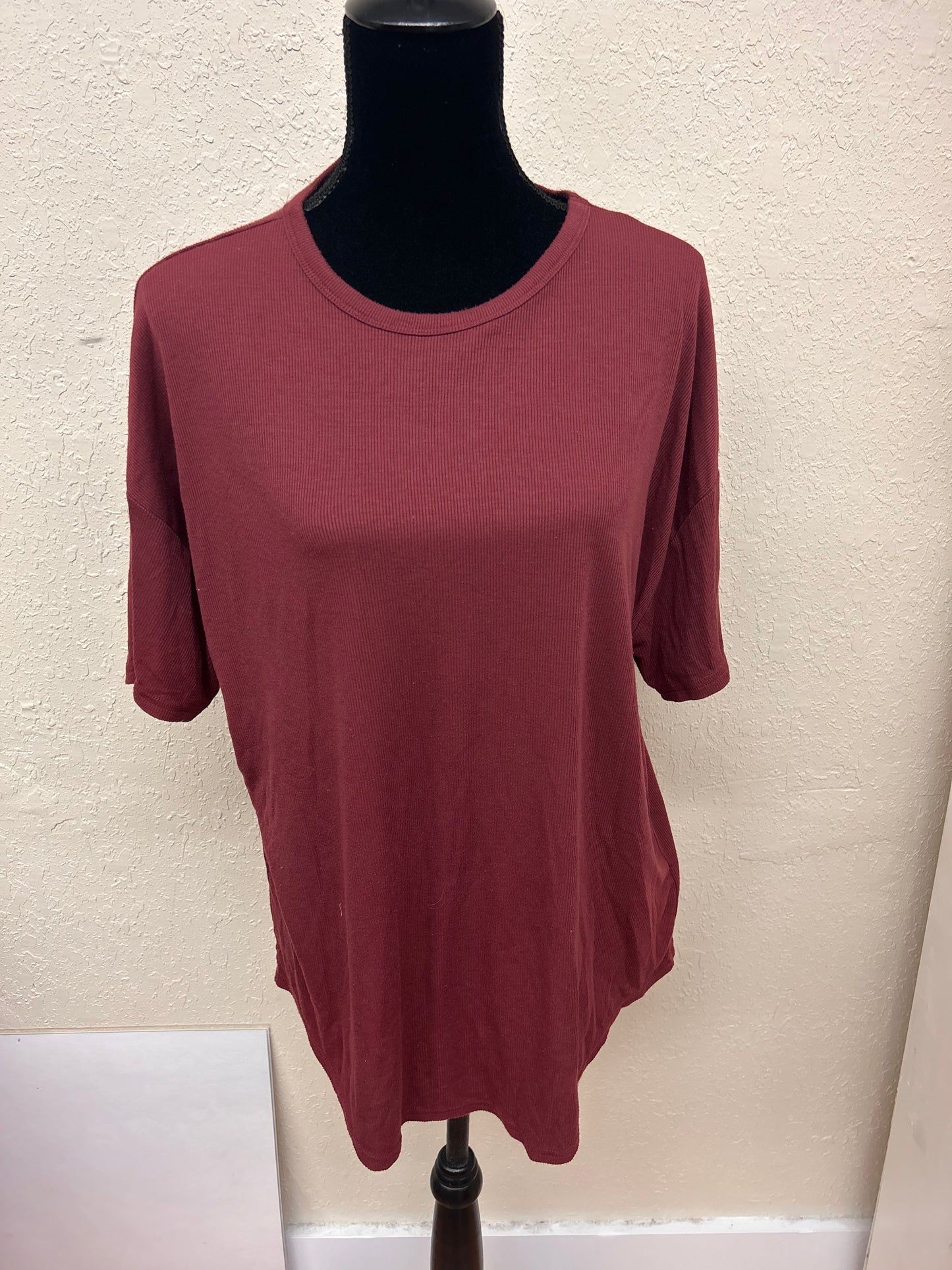 Old navy small oversized burgundy ribbed tshirt