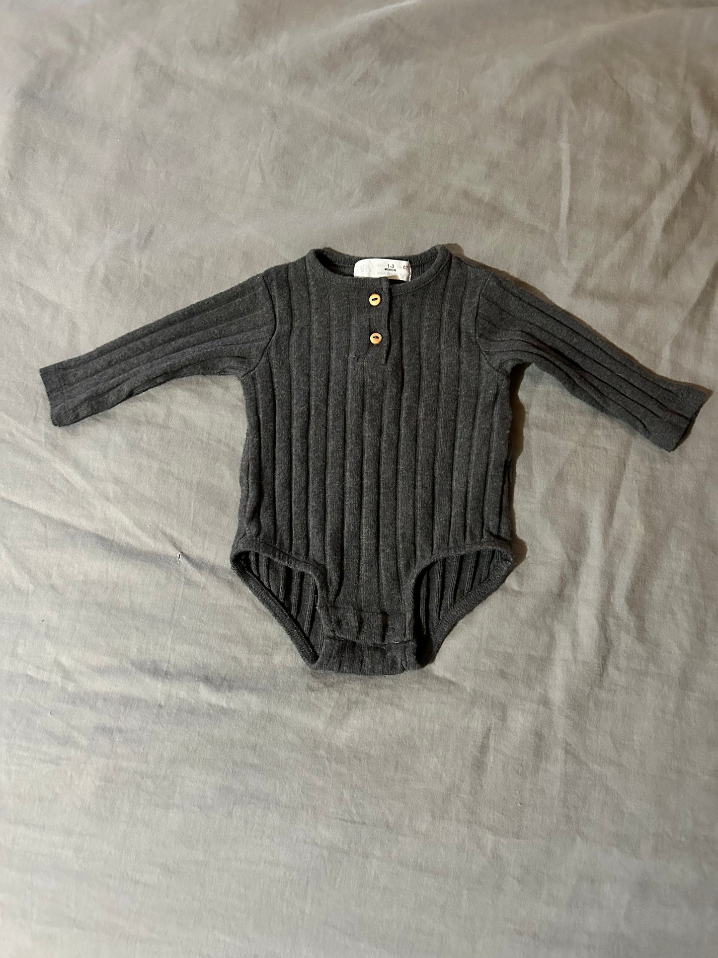 Zara 1/3m grey ribbed knit onesie romper
