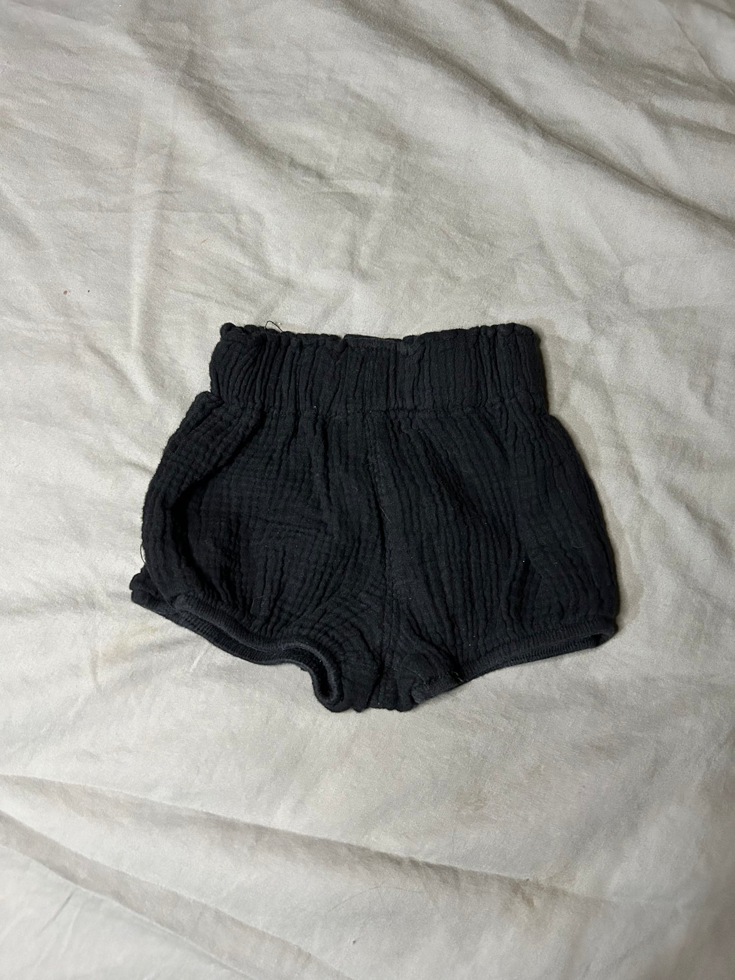 Kid tales 6/9m black shorts