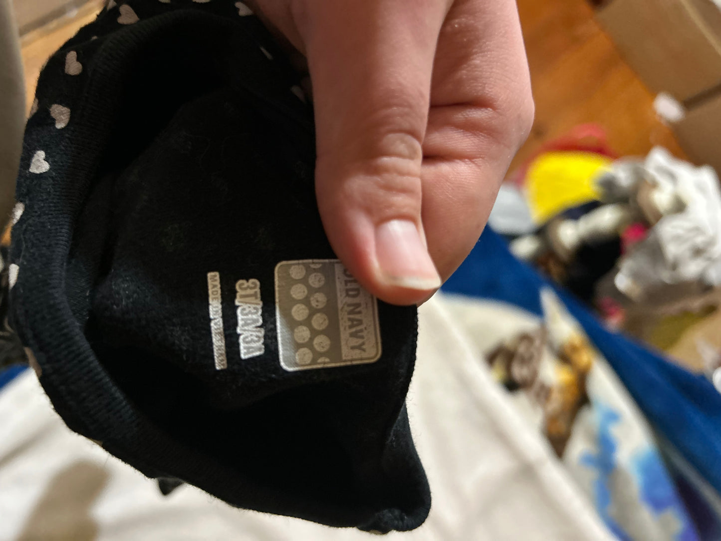 Old navy 3t black heart long sleeve shirt