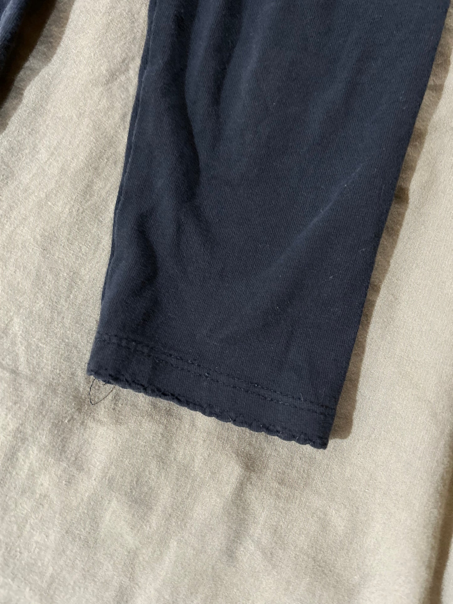 H&M 3/4t black capri leggjngs