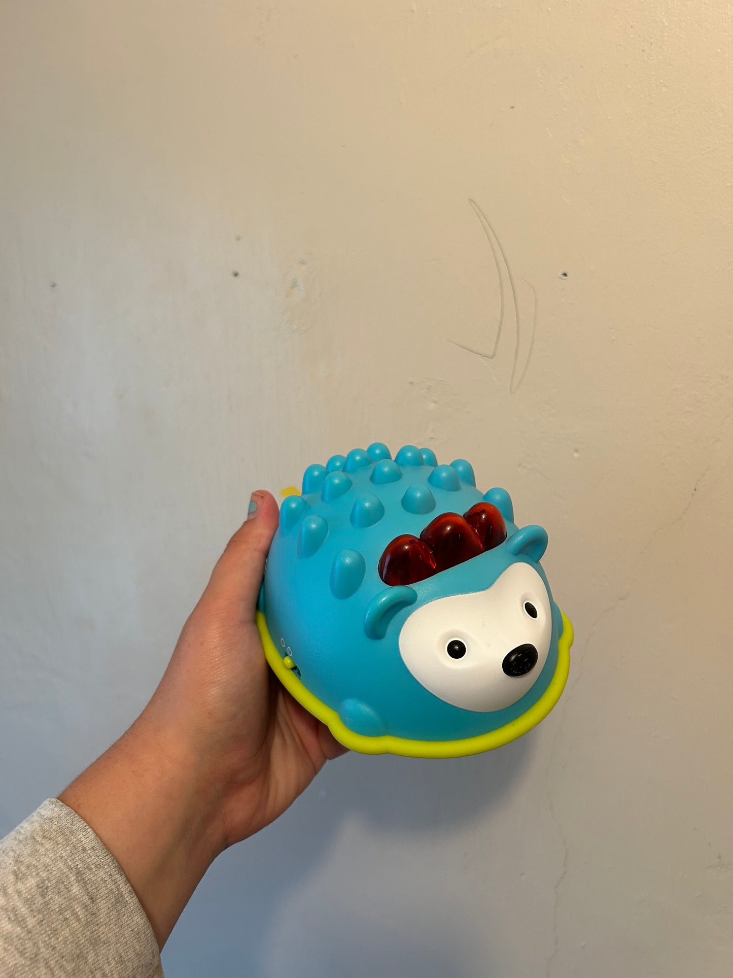 Skiphop hedgehog follow me toy