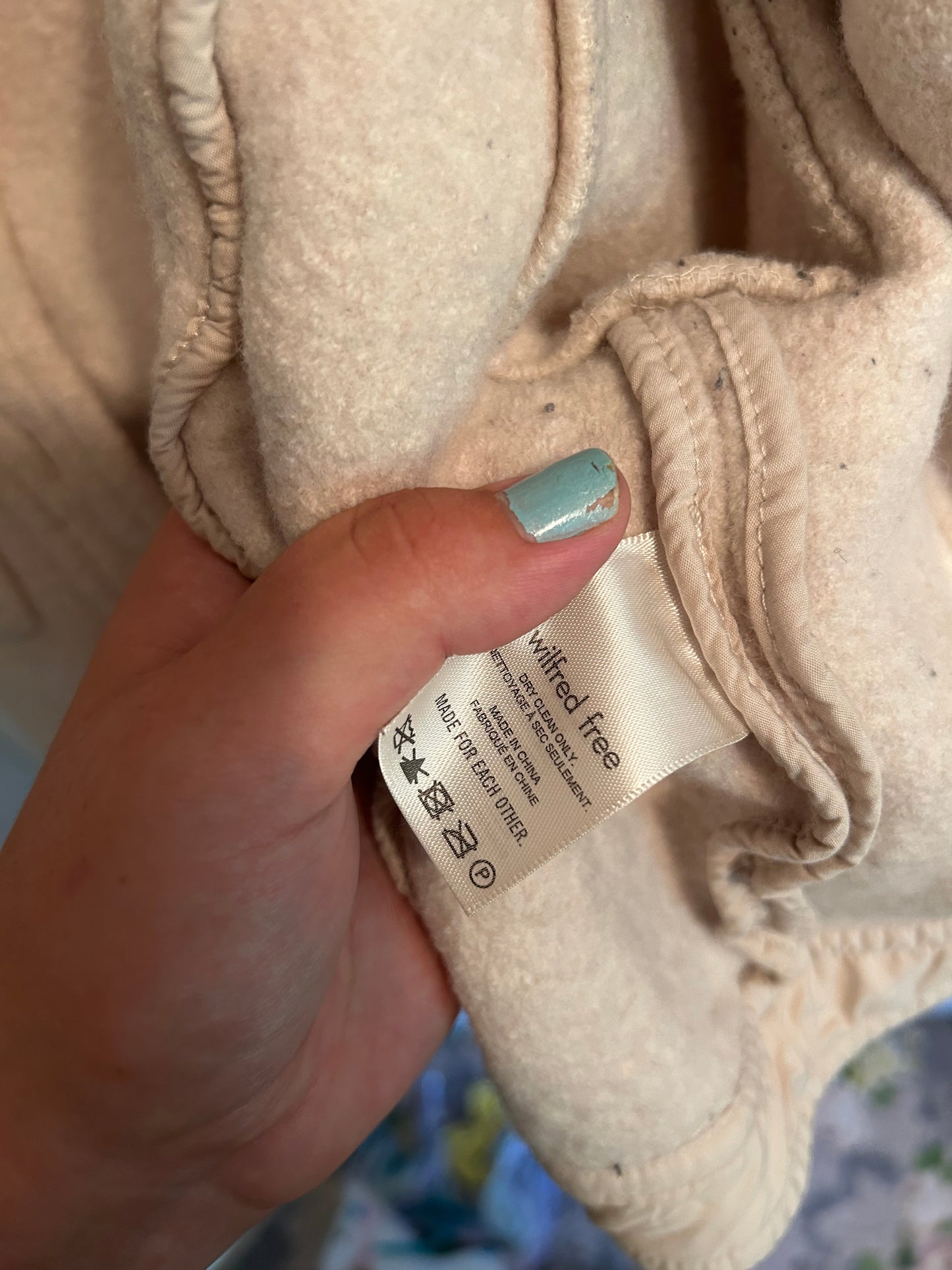 Wilfred free Aritzia large tan cropped wool jacket