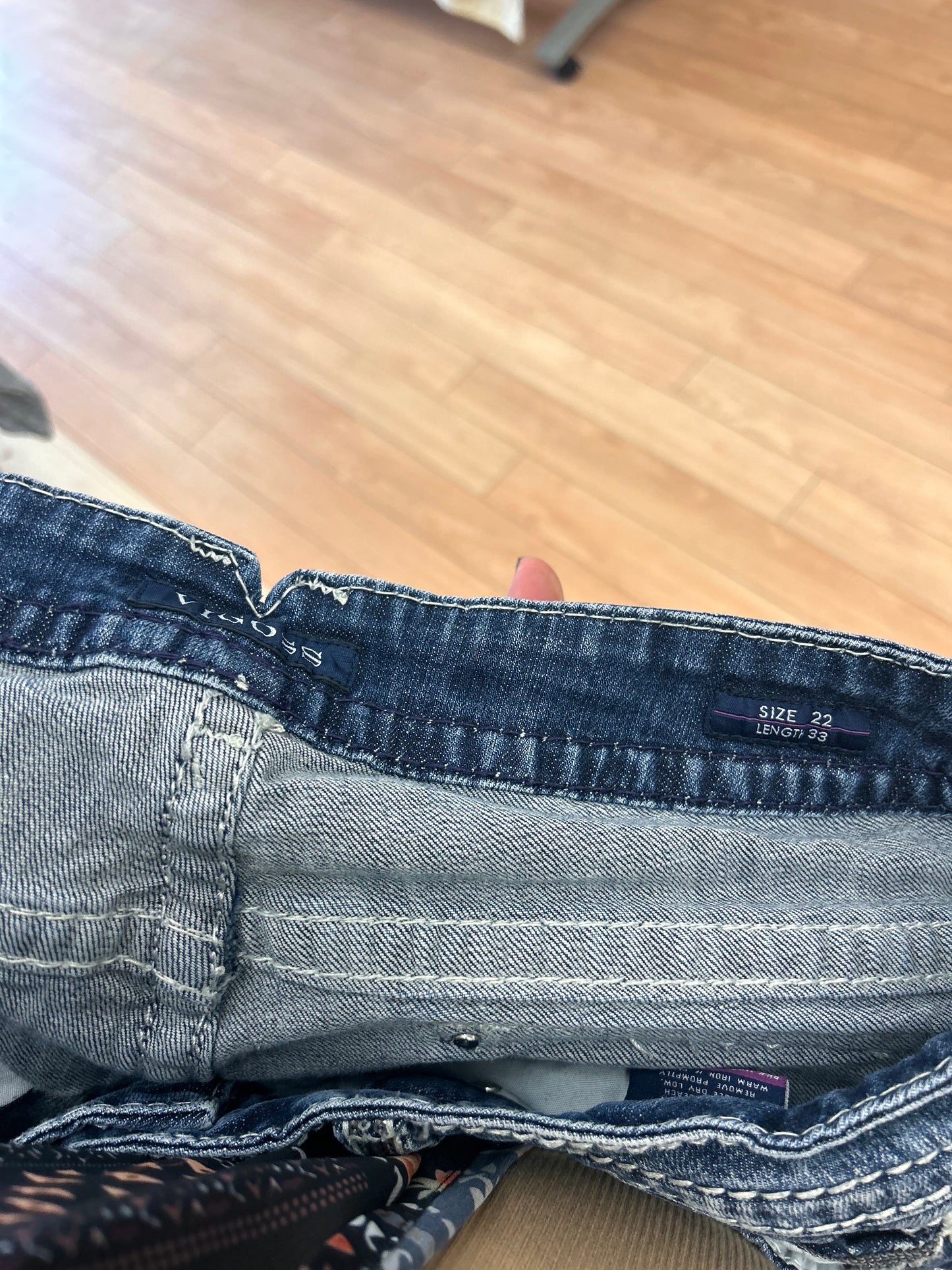 Vigoss 22 medium wash bootcut jeans