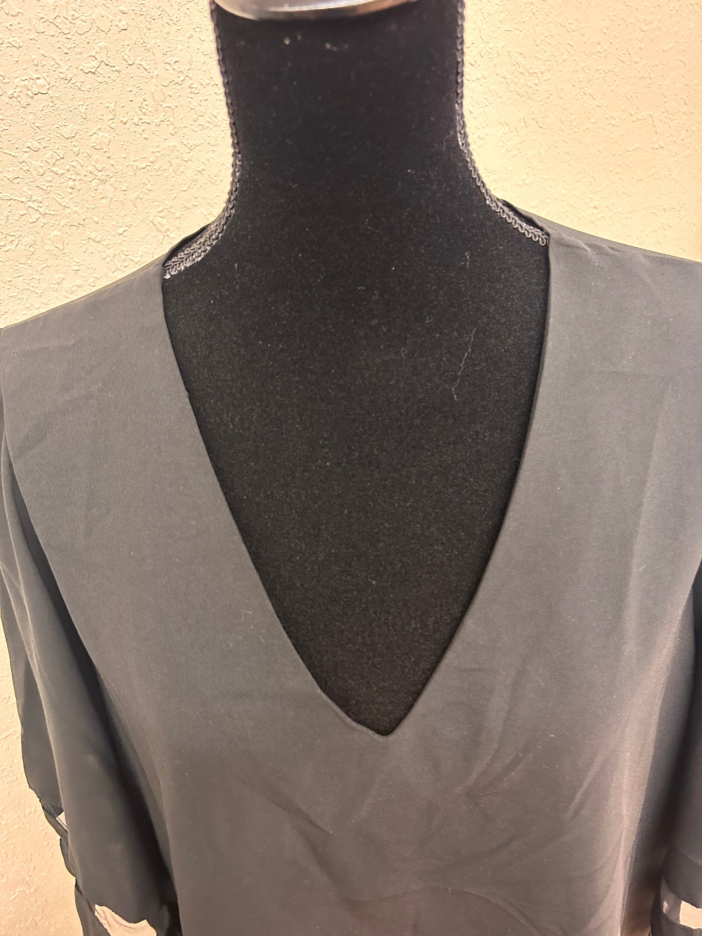 2x black vneck bell sleeve vneck blouse