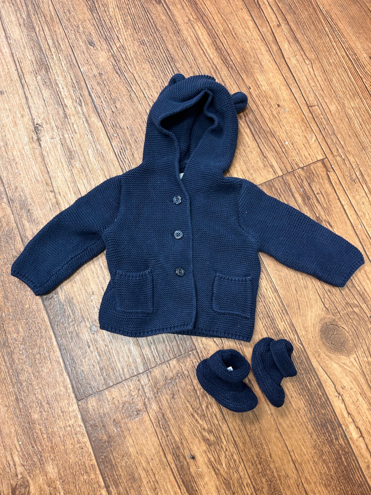 Gap 6/12m blue knit jacket and booties set