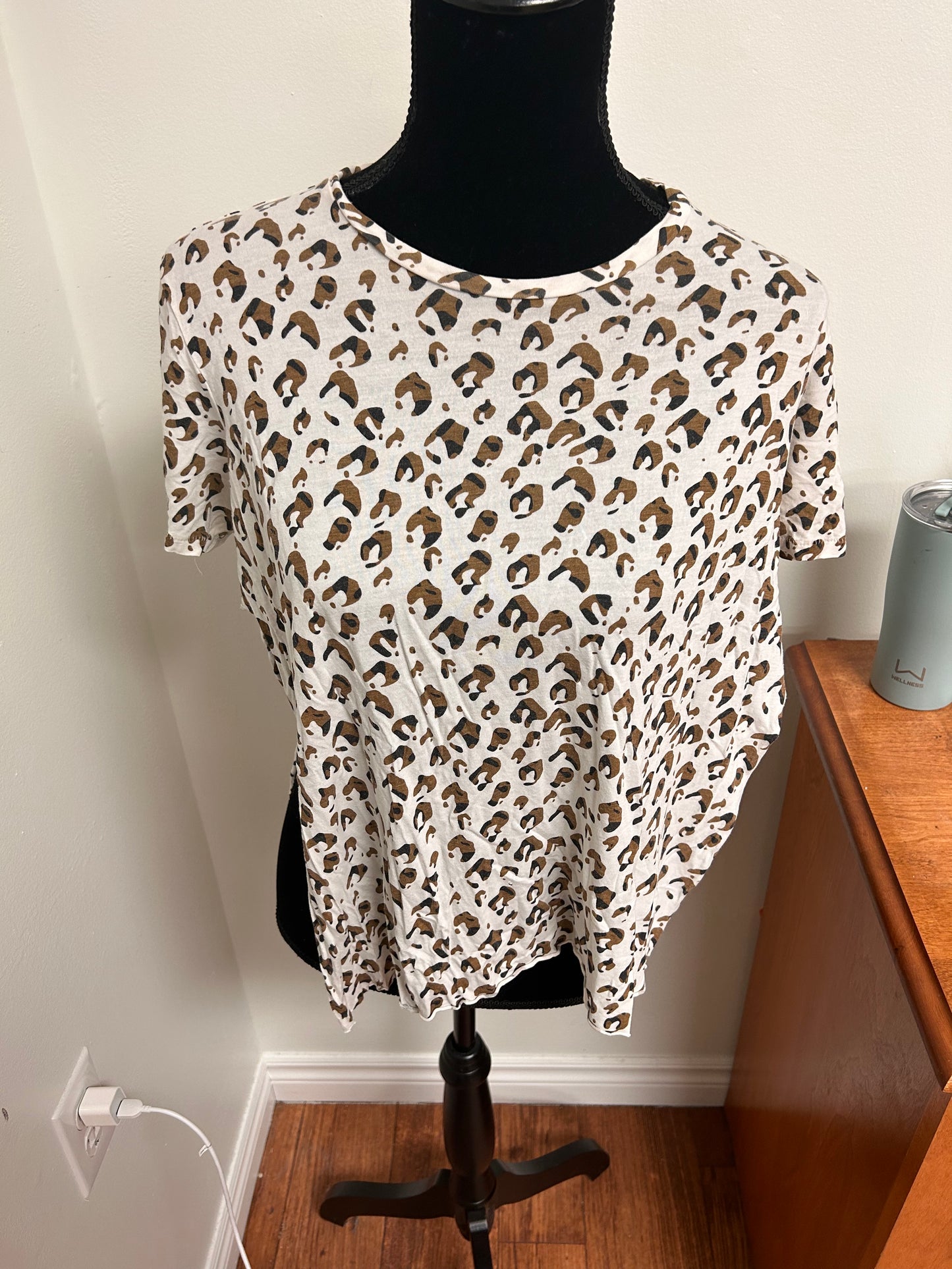 Wilfred free xs cheetah print high cut shirt