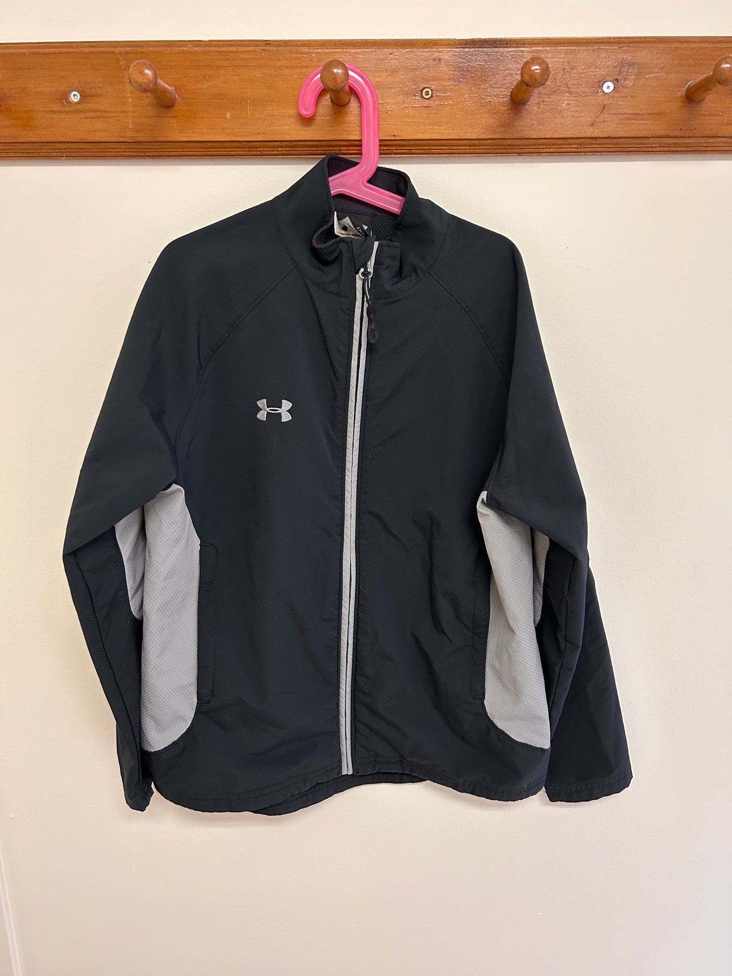 Under armour youth medium black windbreaker