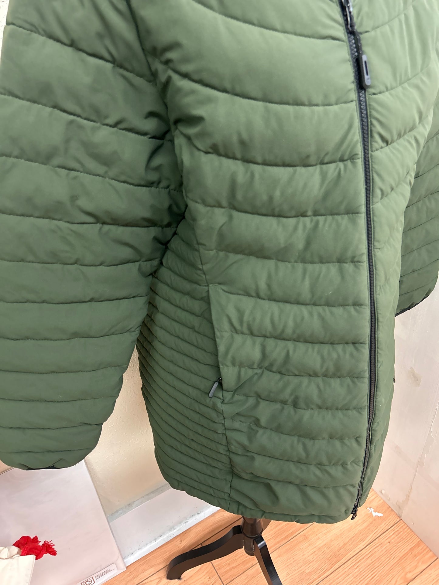 Wind river large green puffer winter jacket