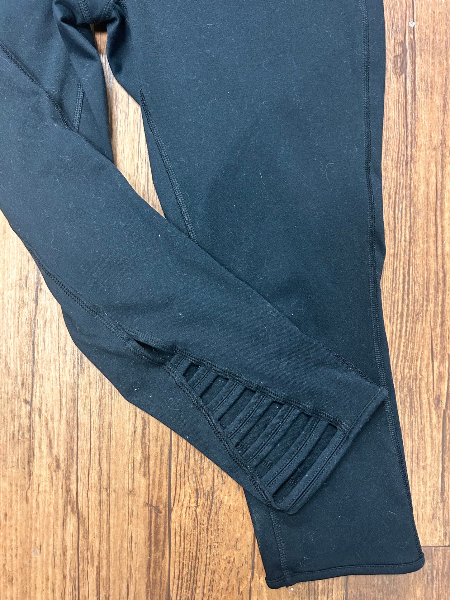 Yogalicious medium black cutout leggings