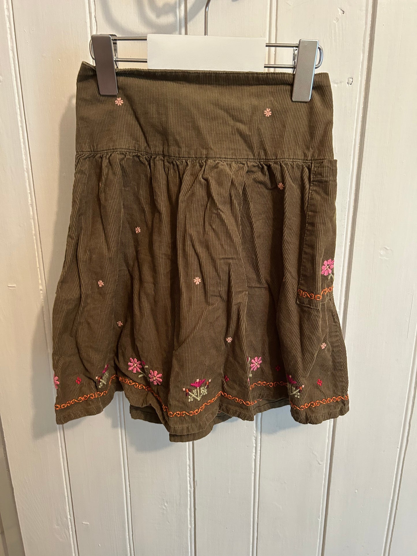Gymboree 6 green corduroy floral embroidered skirt
