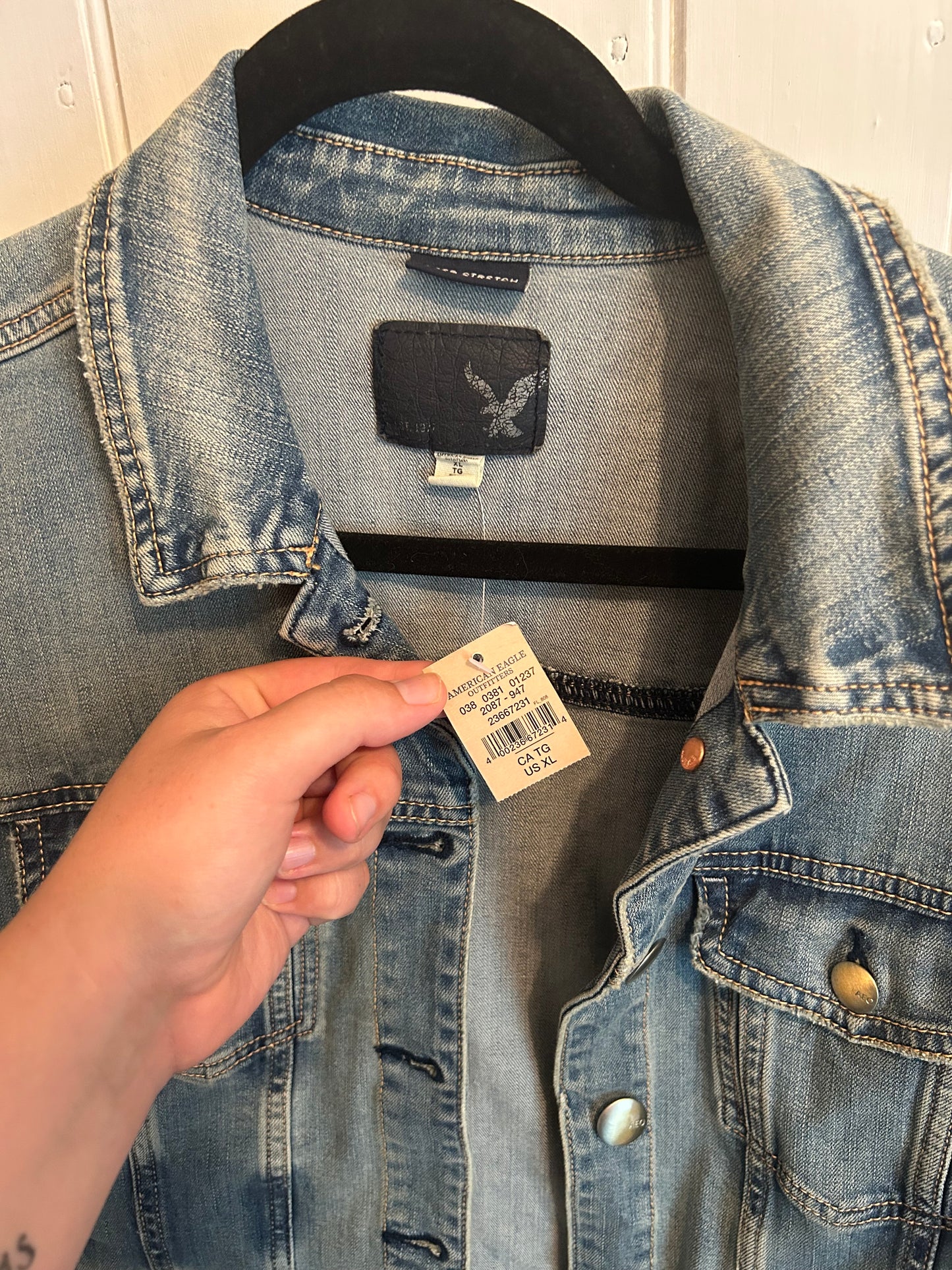 NEW American eagle xl light wash jean jacket