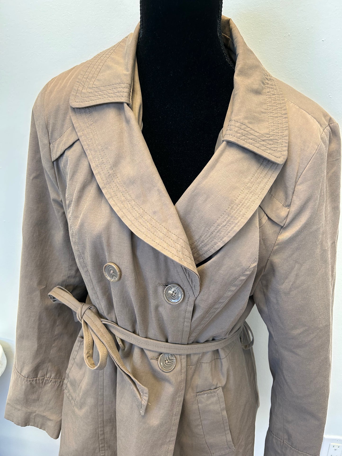 Suzy sheir xl beige trench coat