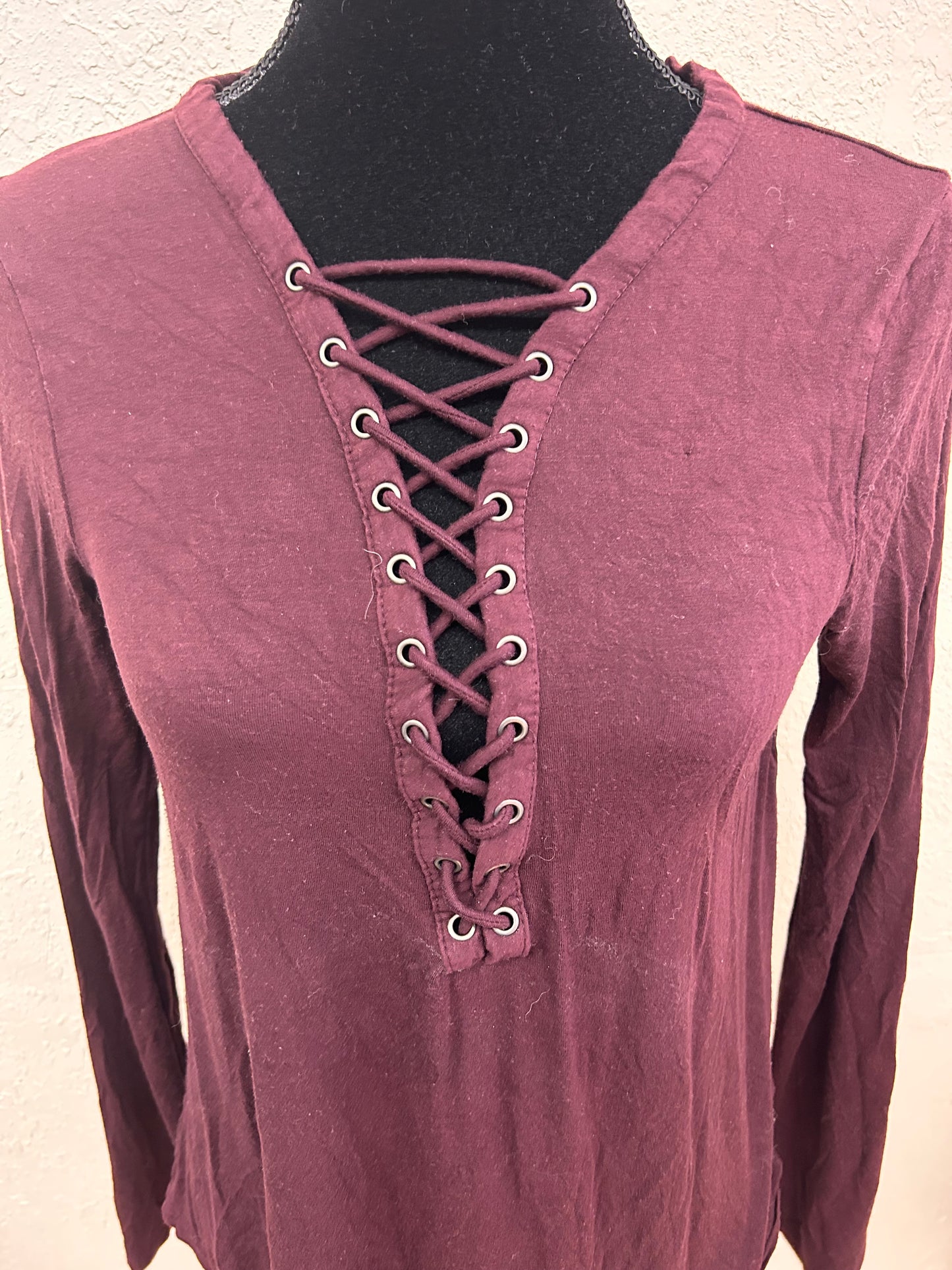 American eagle small burgundy lace up shirt