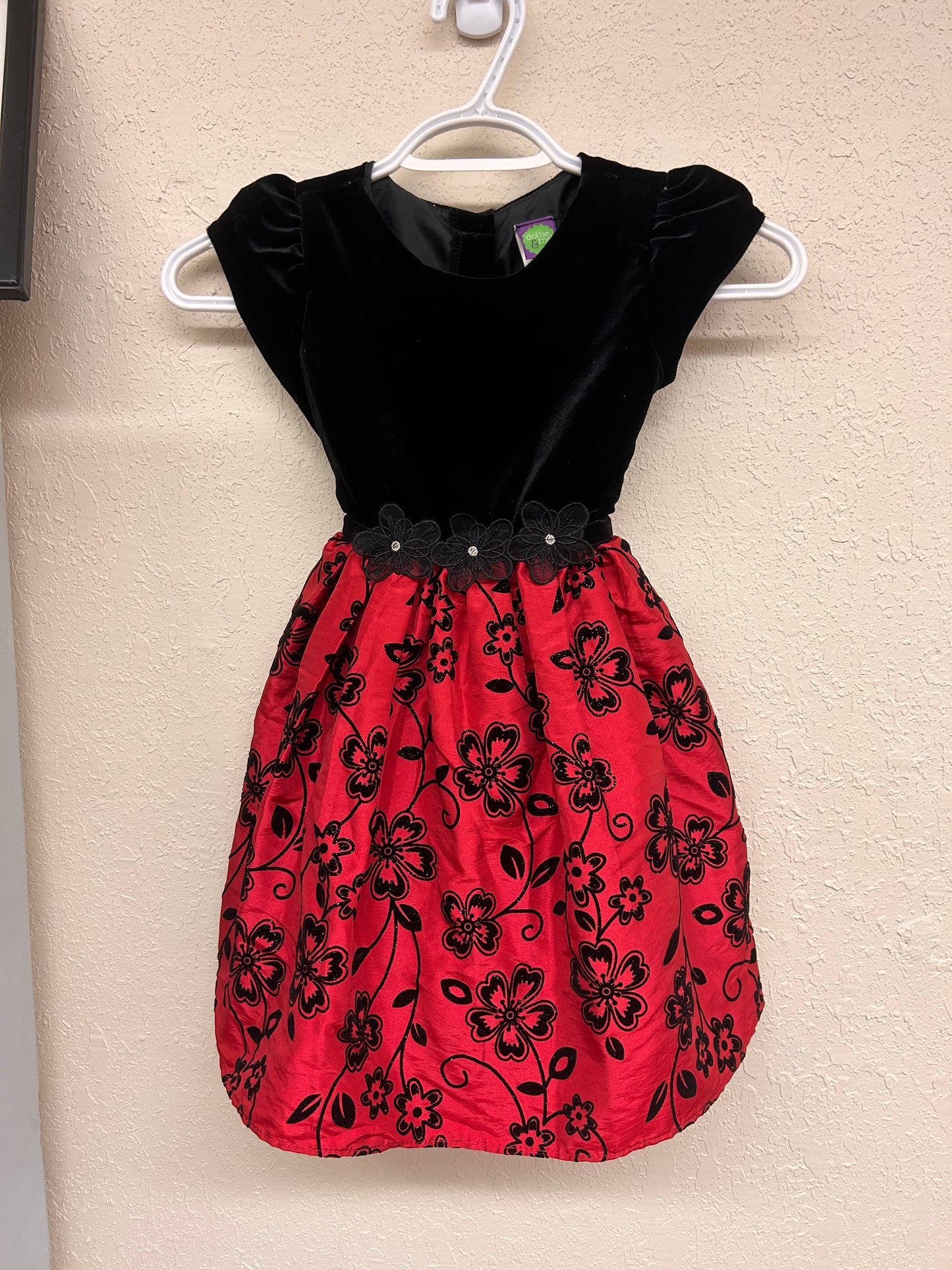 Dollie & me 6 black & red floral formal dress