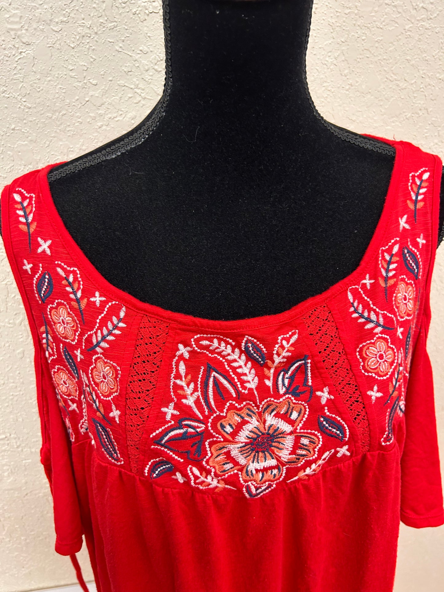 Harper Zoe 3x Red cold shoulder floral embroidered blouse