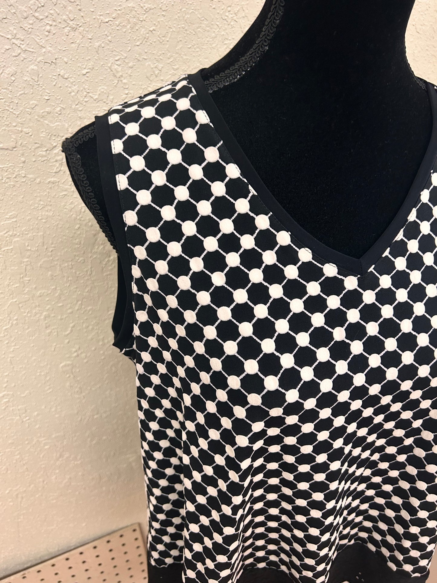 Joseph ribkoff 12 black & white polka dot open back blouse