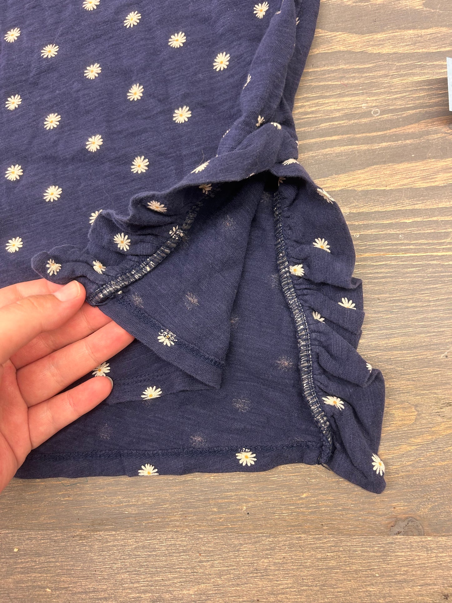 Old navy 8 daisy blouse