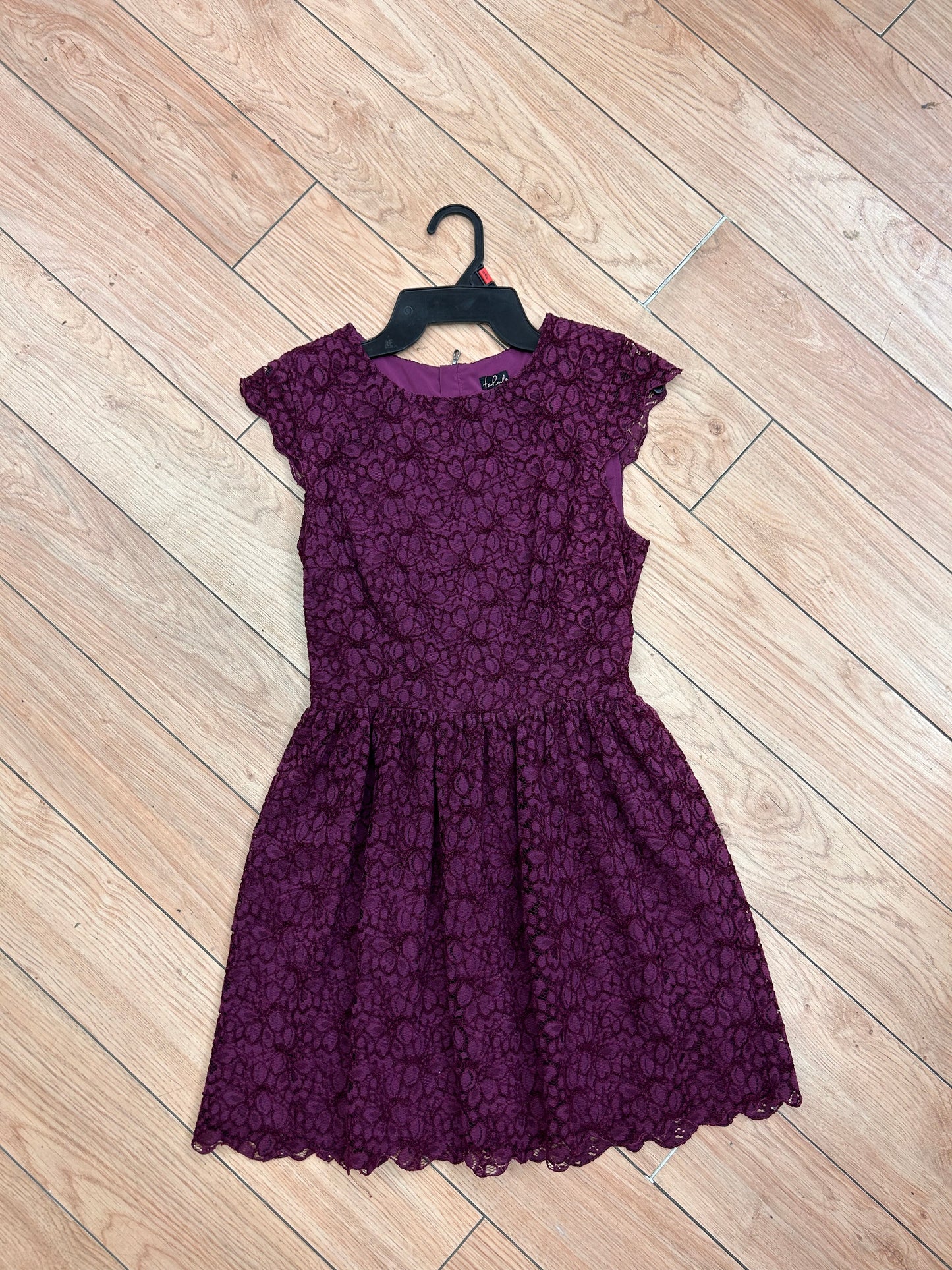 Talula Aritzia 2 burgundy lace dress