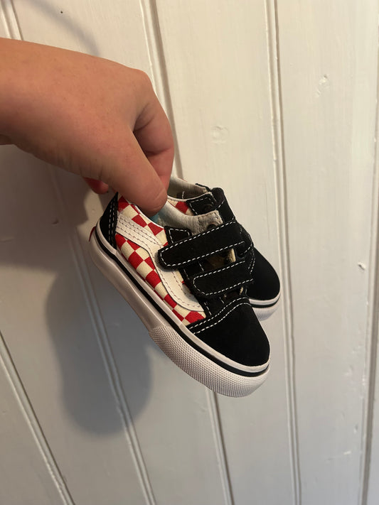 Vans infant 4 red checkered sneakers