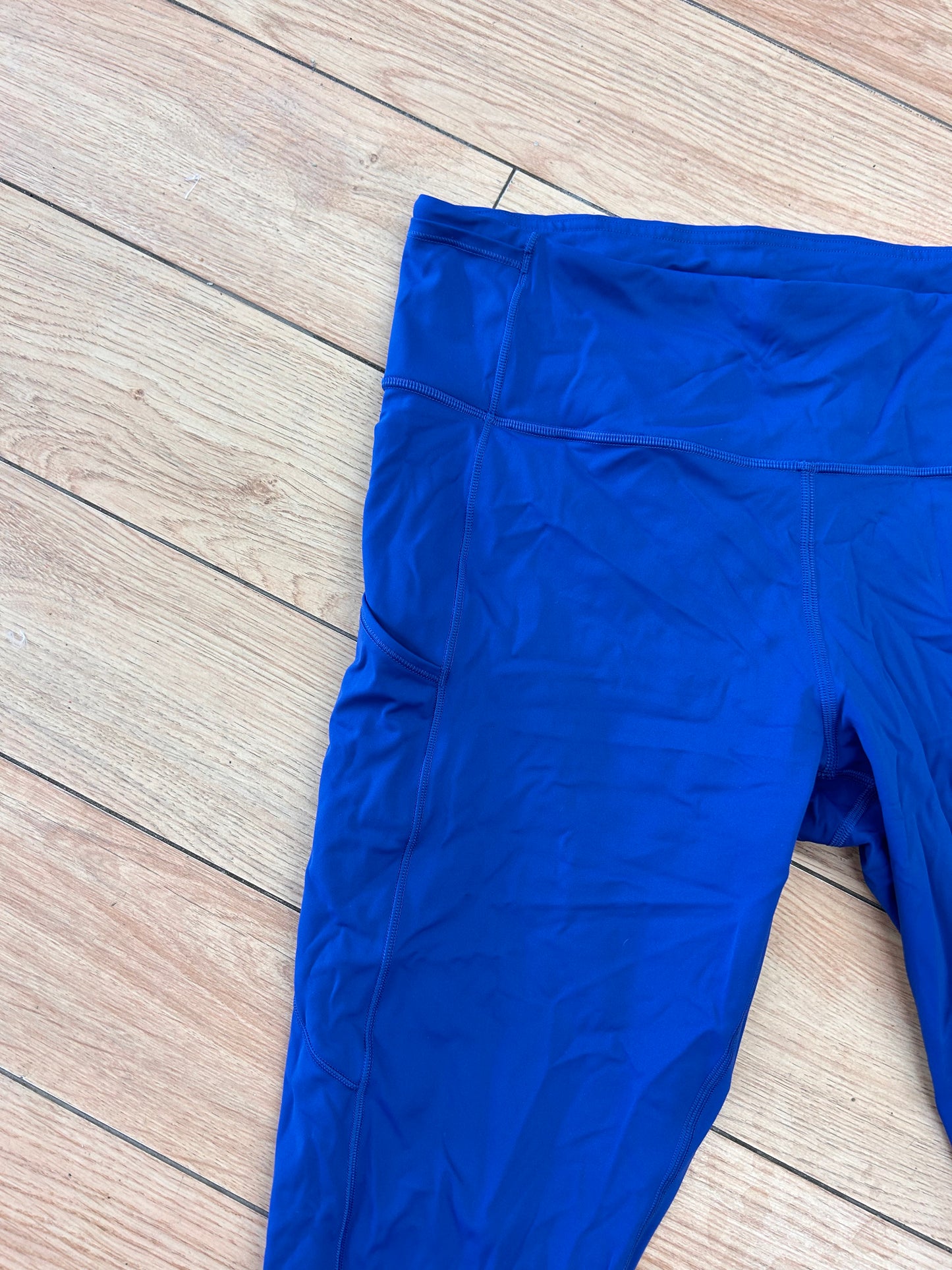 Lululemon 14 royal blue cropped align leggings