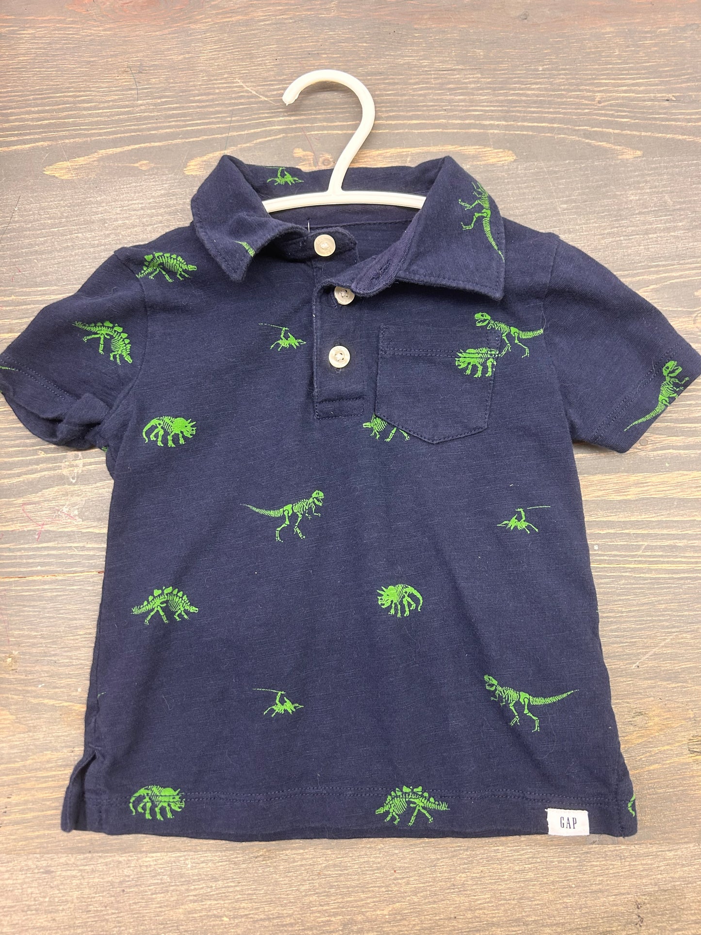 Gap 12/18m green & blue Dino polo top