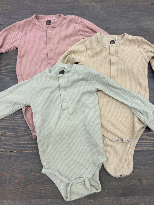 The littlest 12/18m pastel ribbed onesie bundle