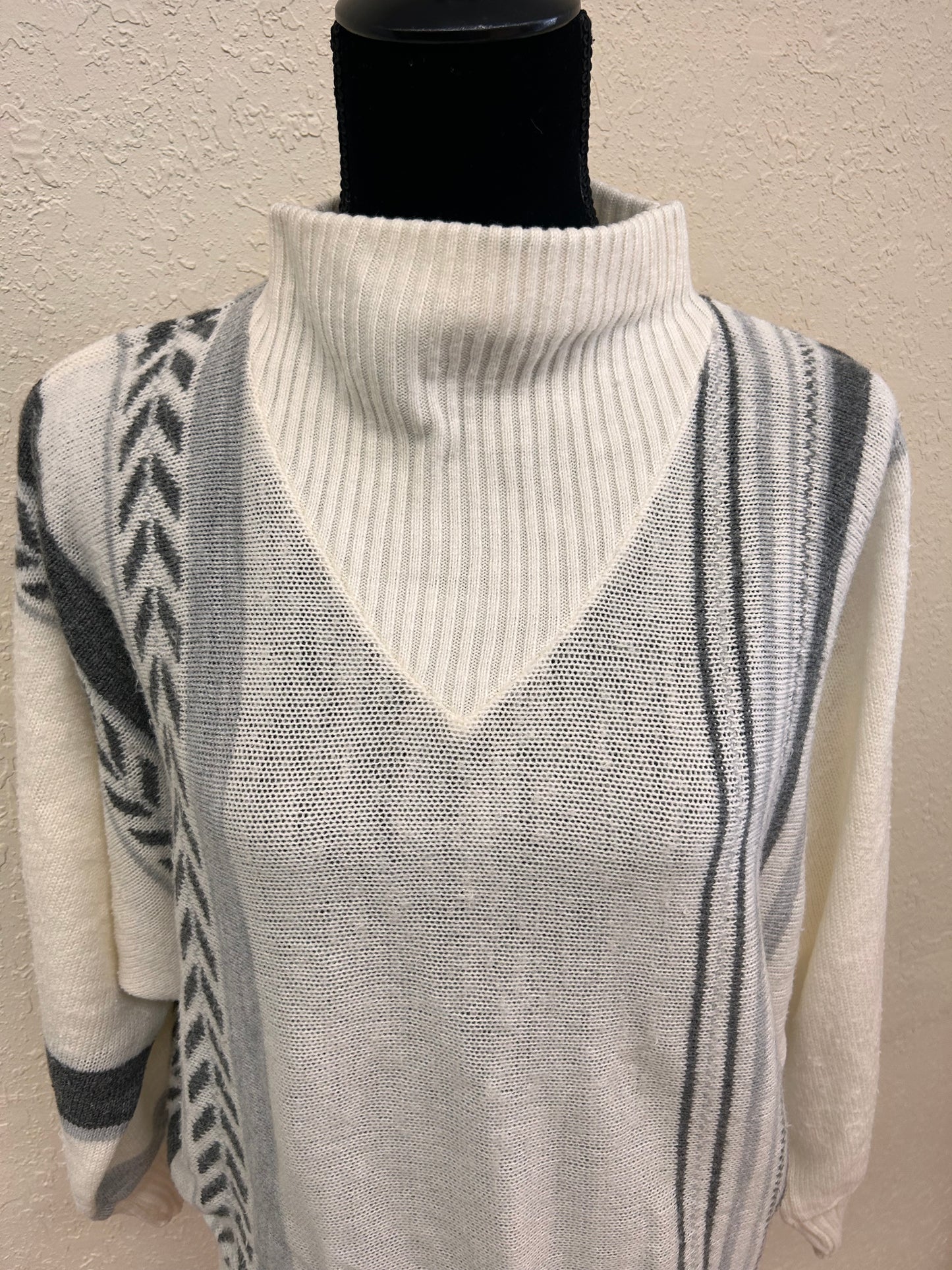 Vintage universal knit medium black & white sweater