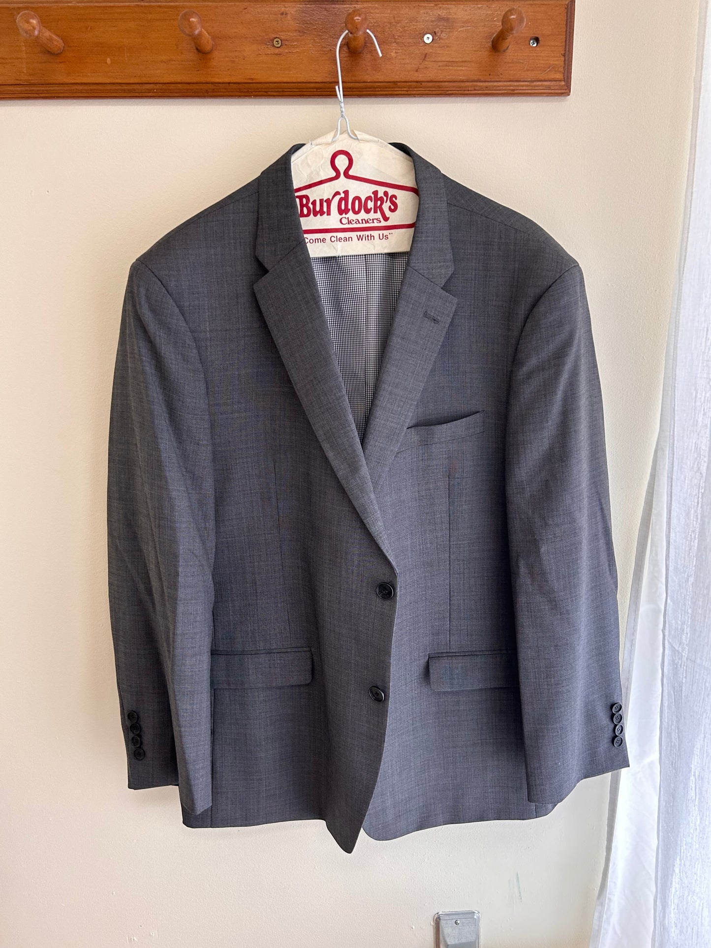 Tommy Hilfiger men’s R44 grey suit jacket