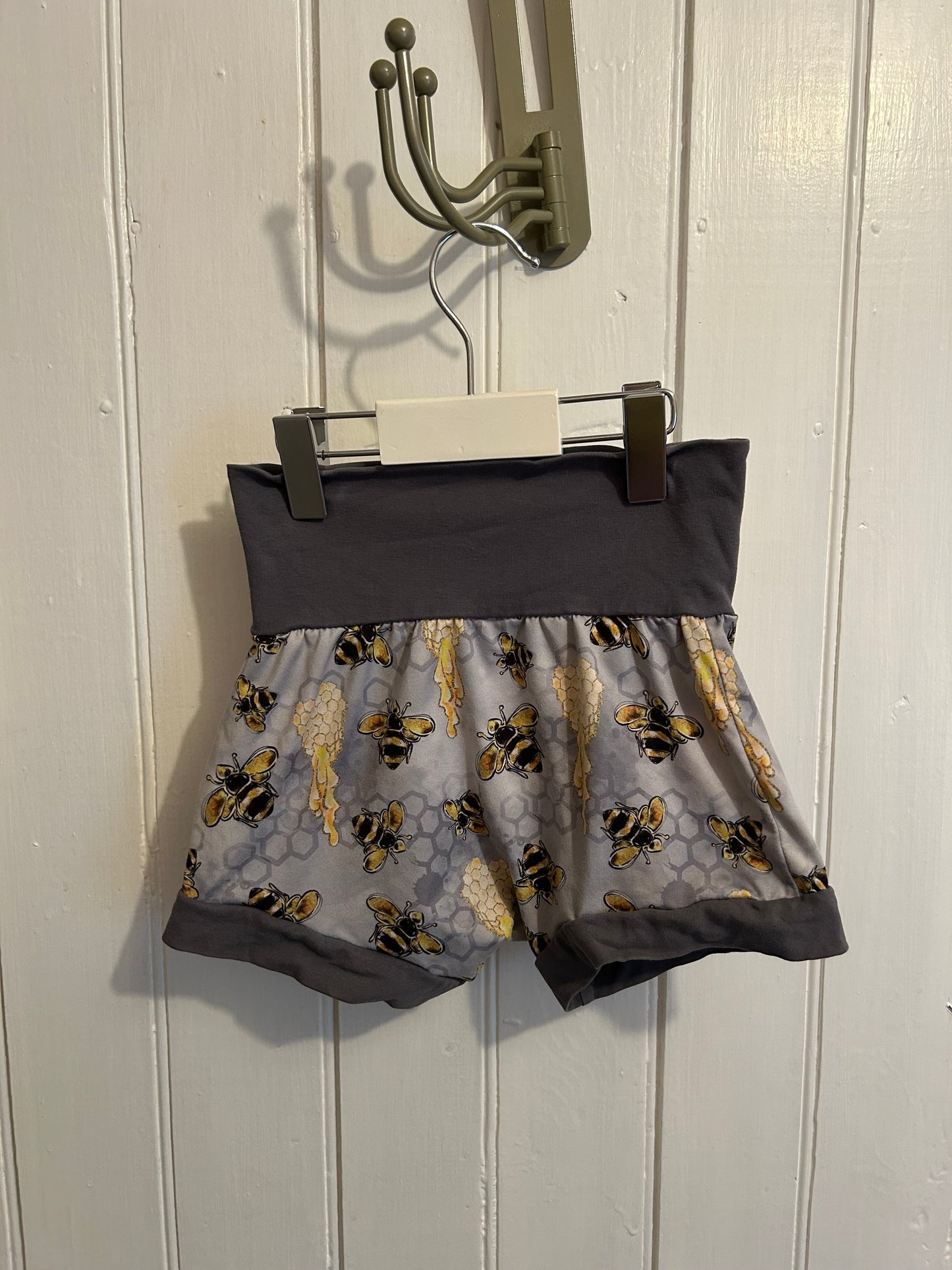 5 little wildlings 4-7 years bee grow with me shorts