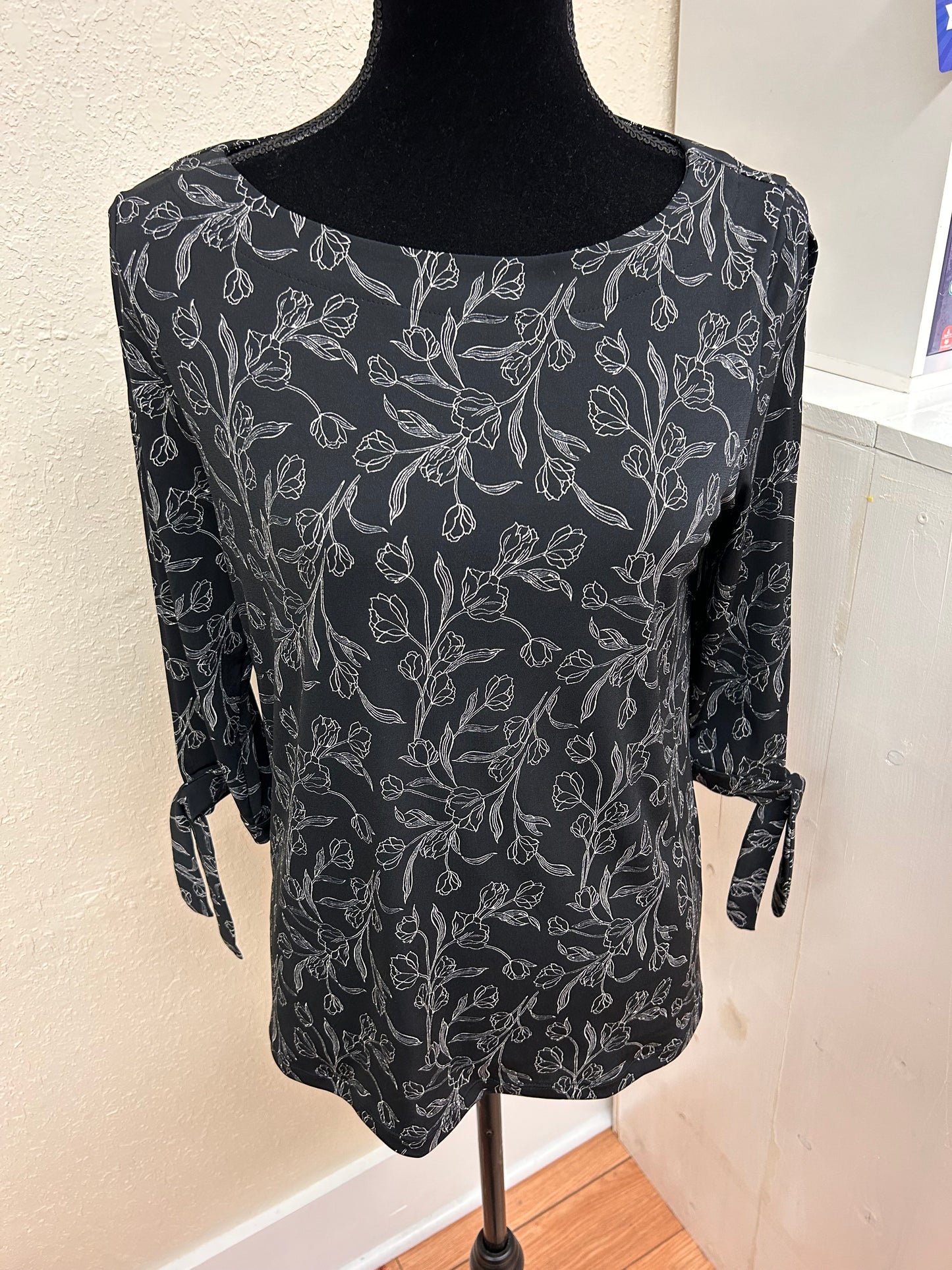 Banana Republic small black floral blouse