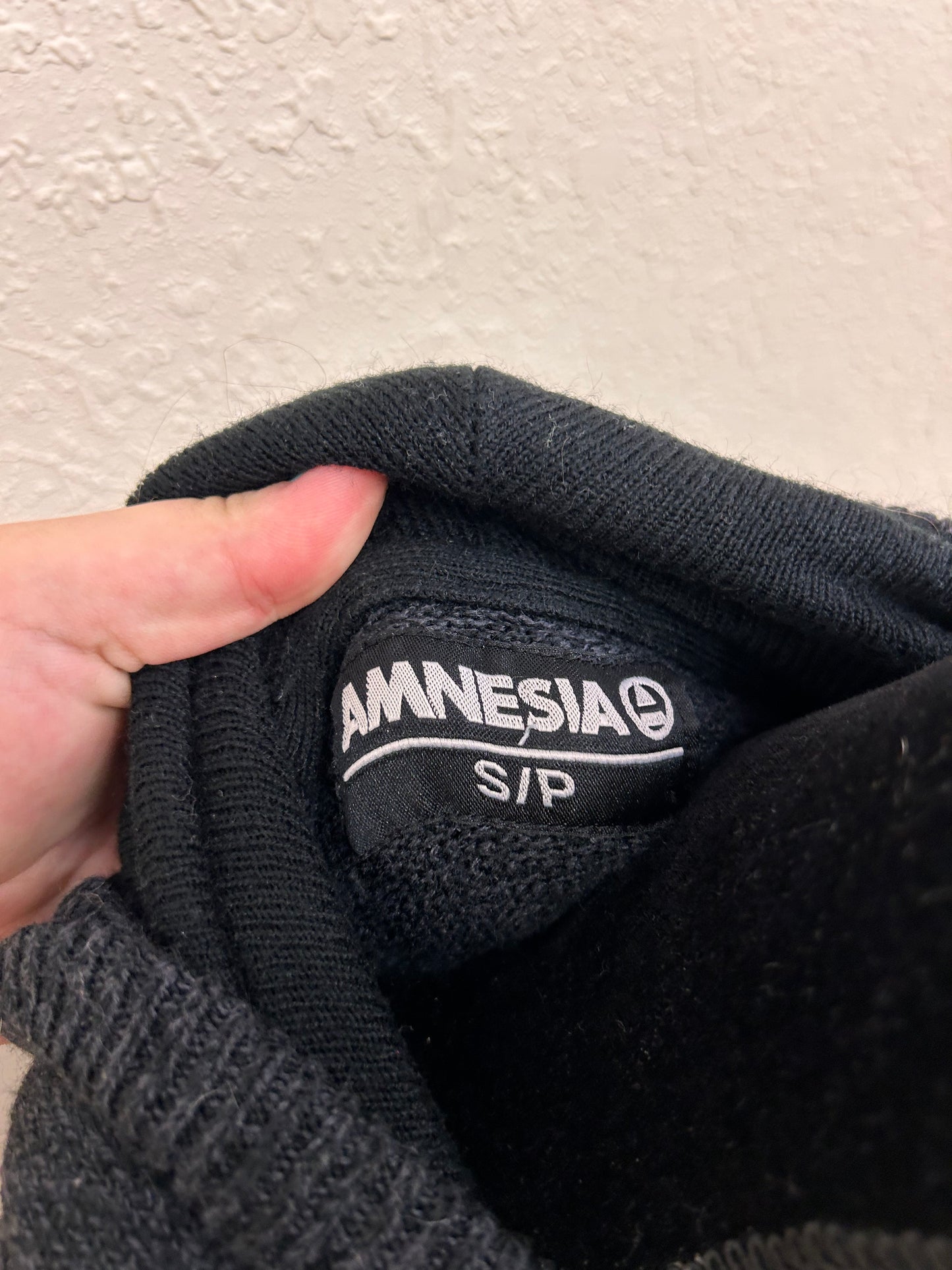 Amnesia small grey knit hoodie