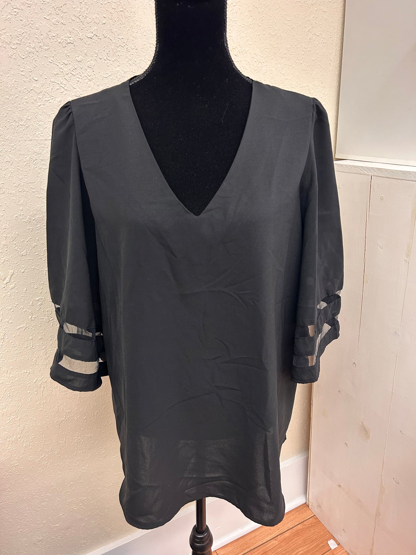 2x black vneck bell sleeve vneck blouse